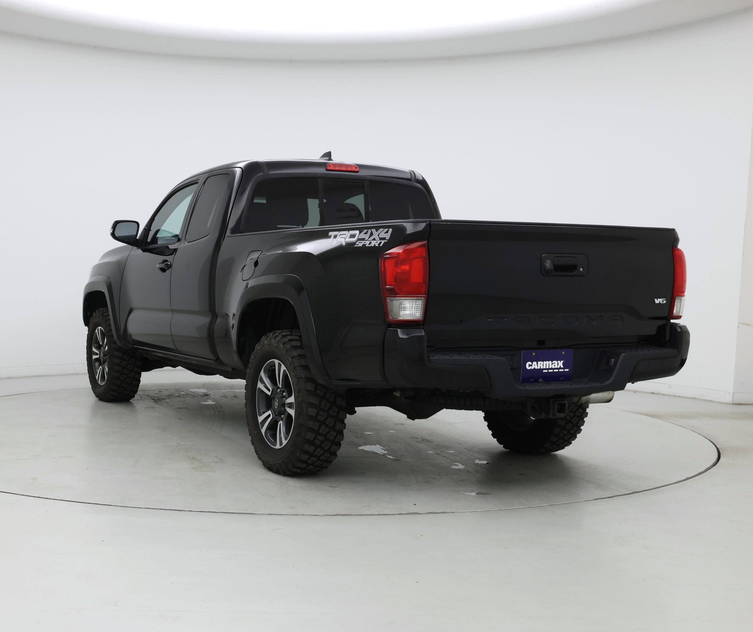 Thumbnail: 2016 Toyota Tacoma - 2