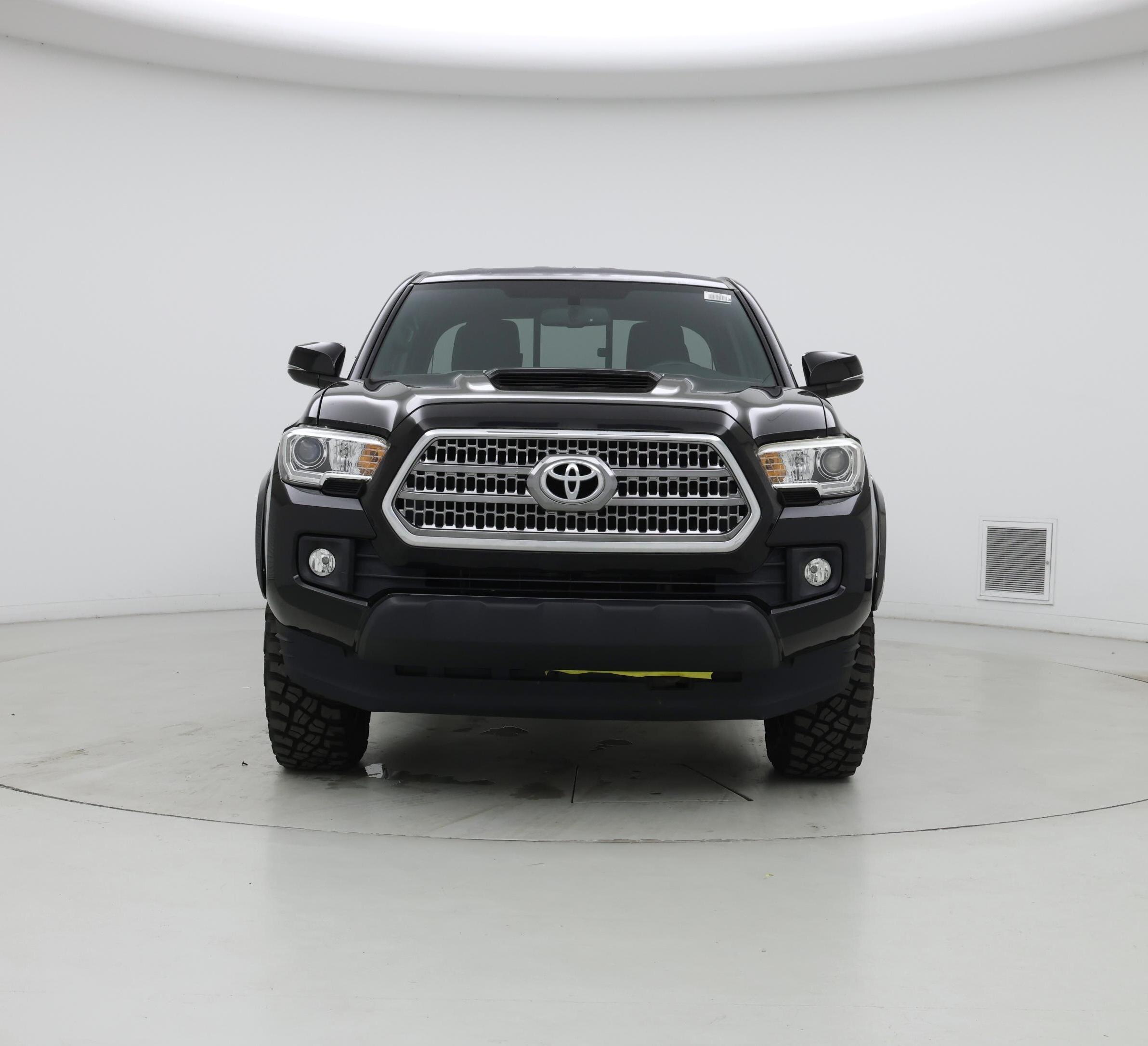 Thumbnail: 2016 Toyota Tacoma - 5