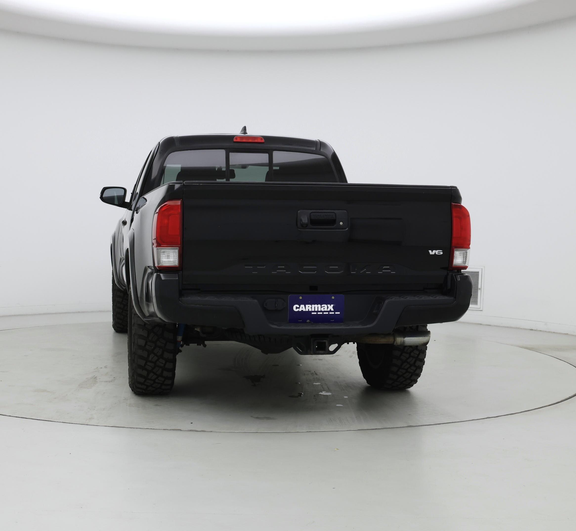 Thumbnail: 2016 Toyota Tacoma - 6