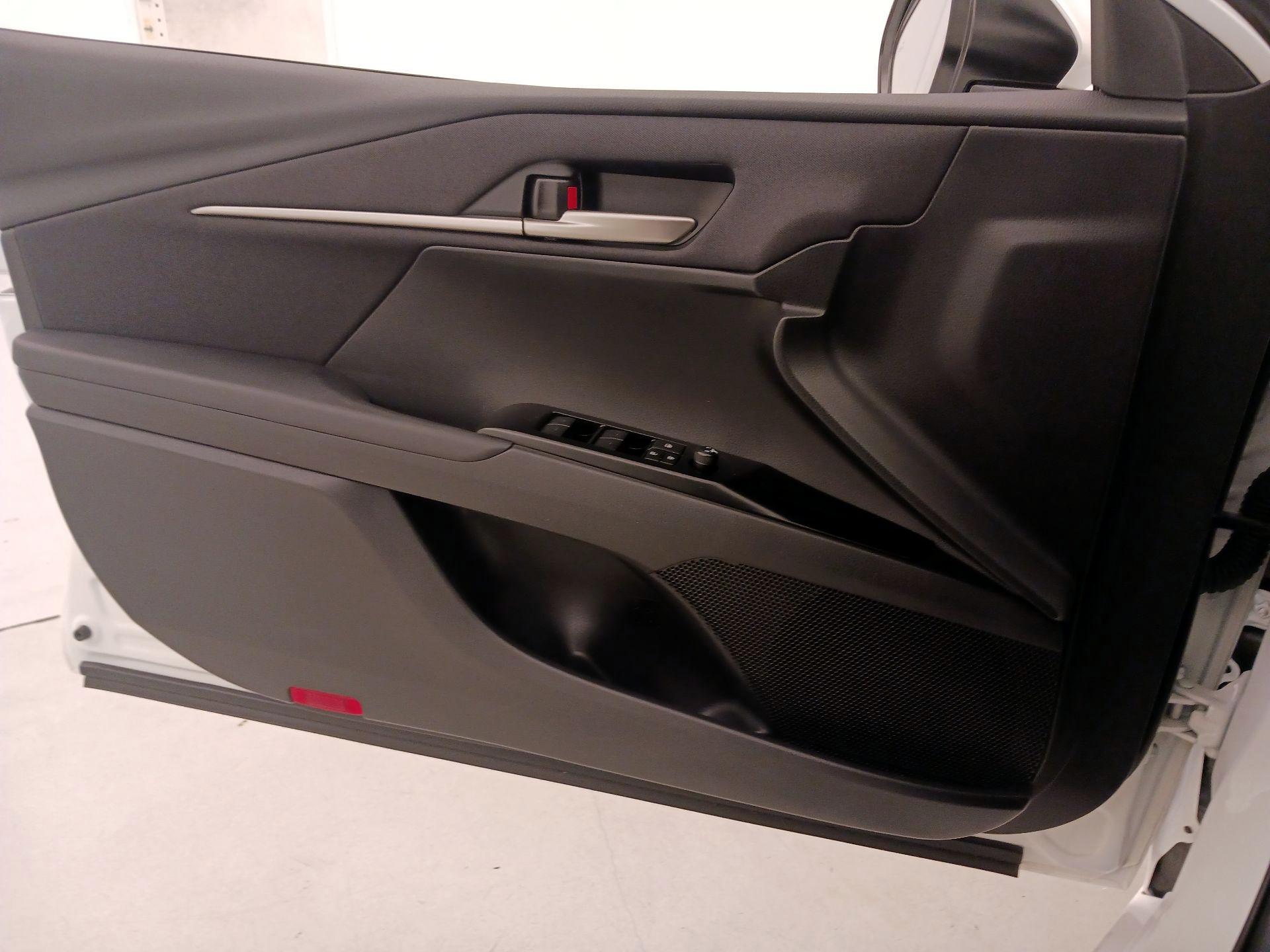 Thumbnail: 2025 Toyota Camry - 12