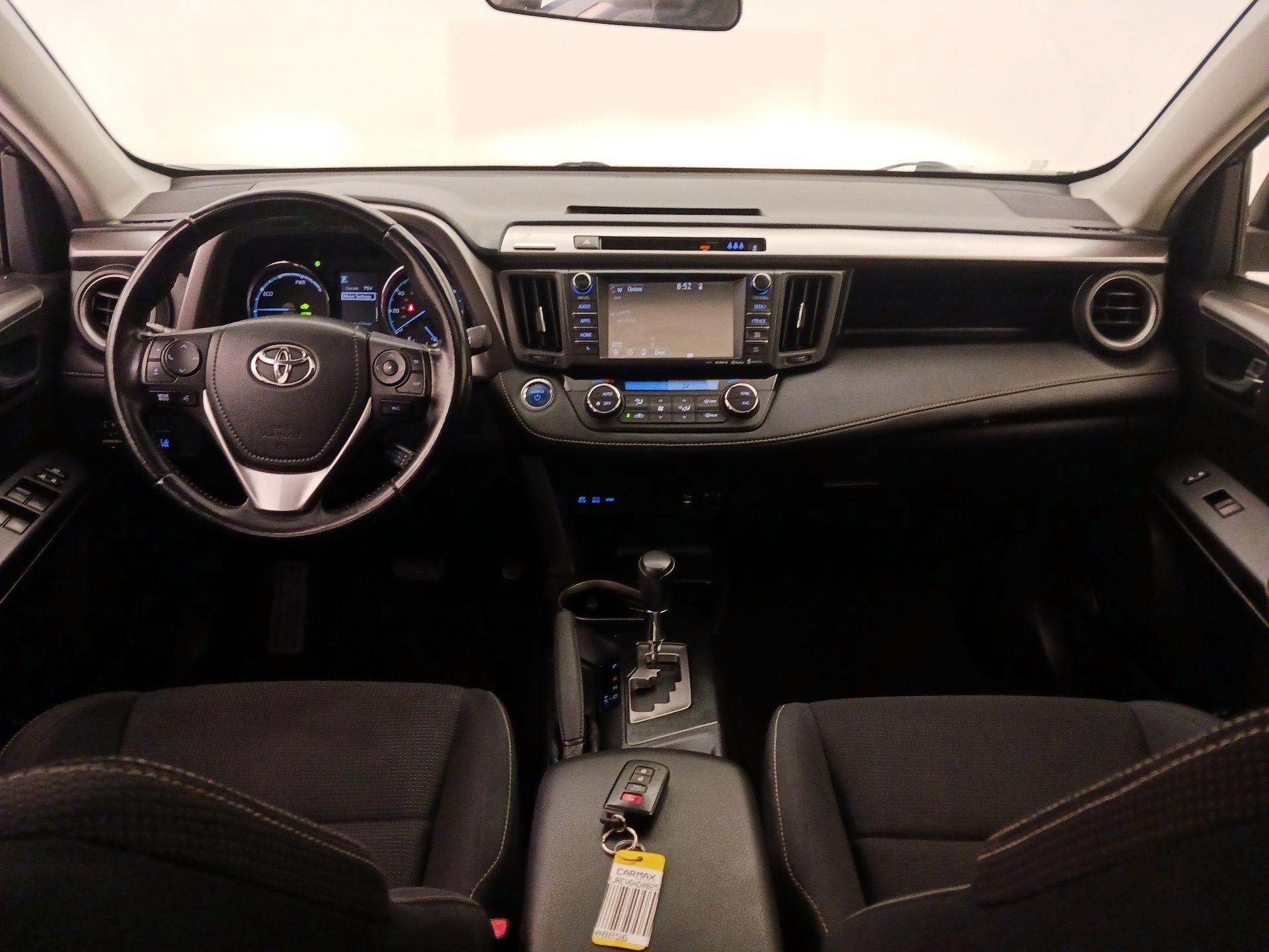 Thumbnail: 2017 Toyota RAV4 - 9