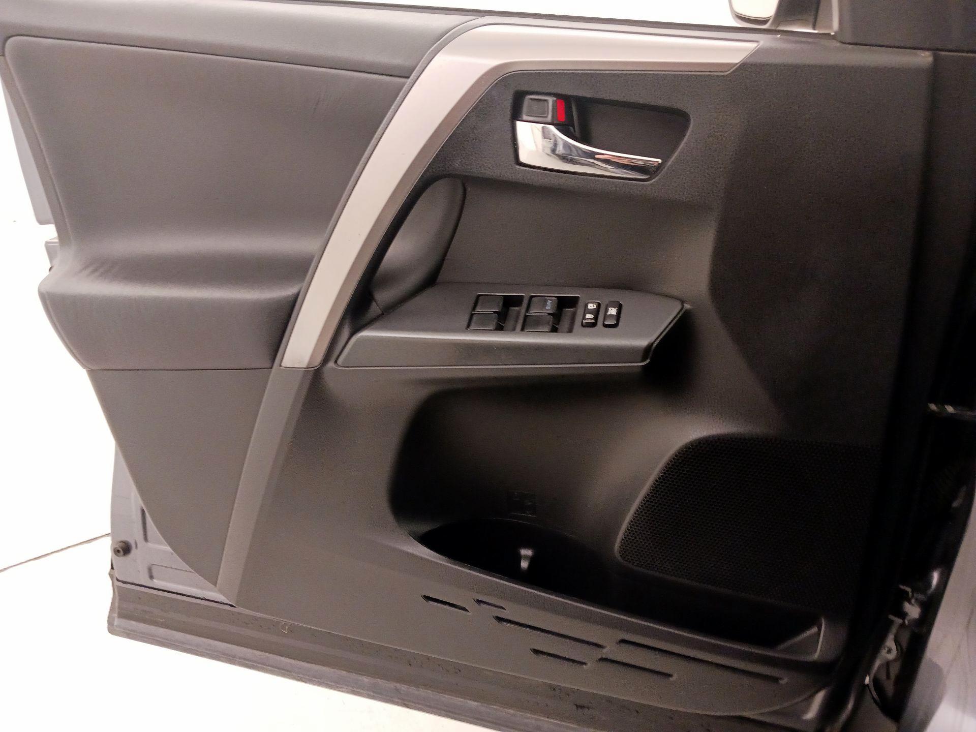 Thumbnail: 2017 Toyota RAV4 - 12