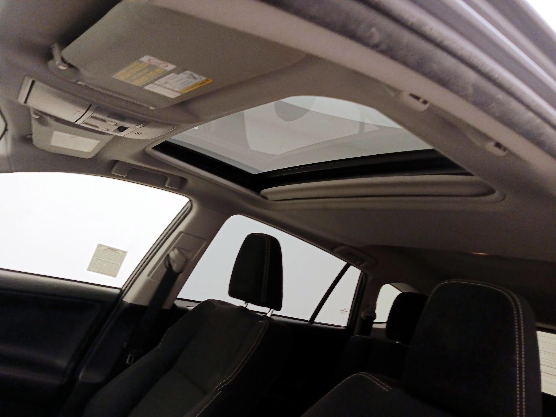 Thumbnail: 2017 Toyota RAV4 - 20