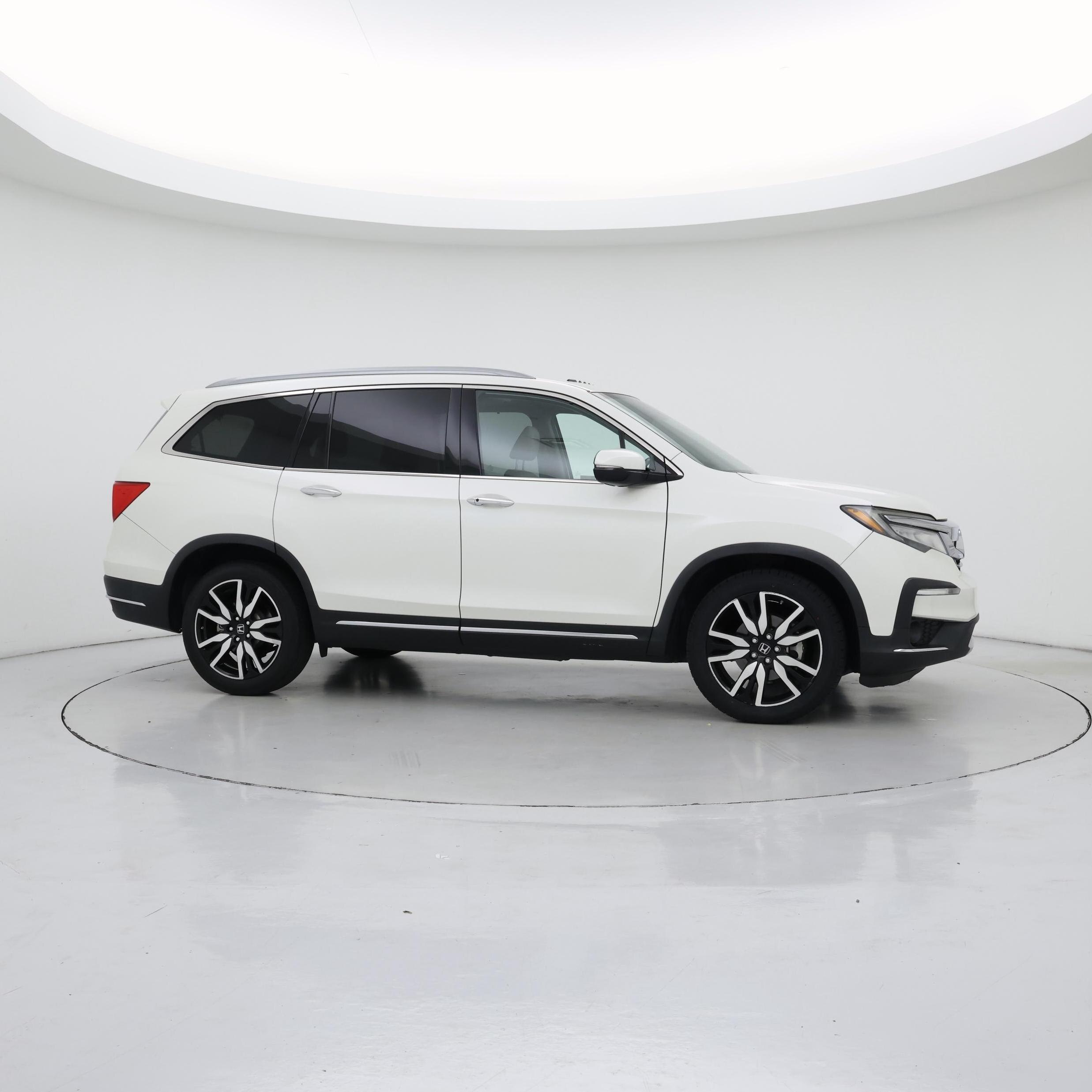 Thumbnail: 2019 Honda Pilot - 2