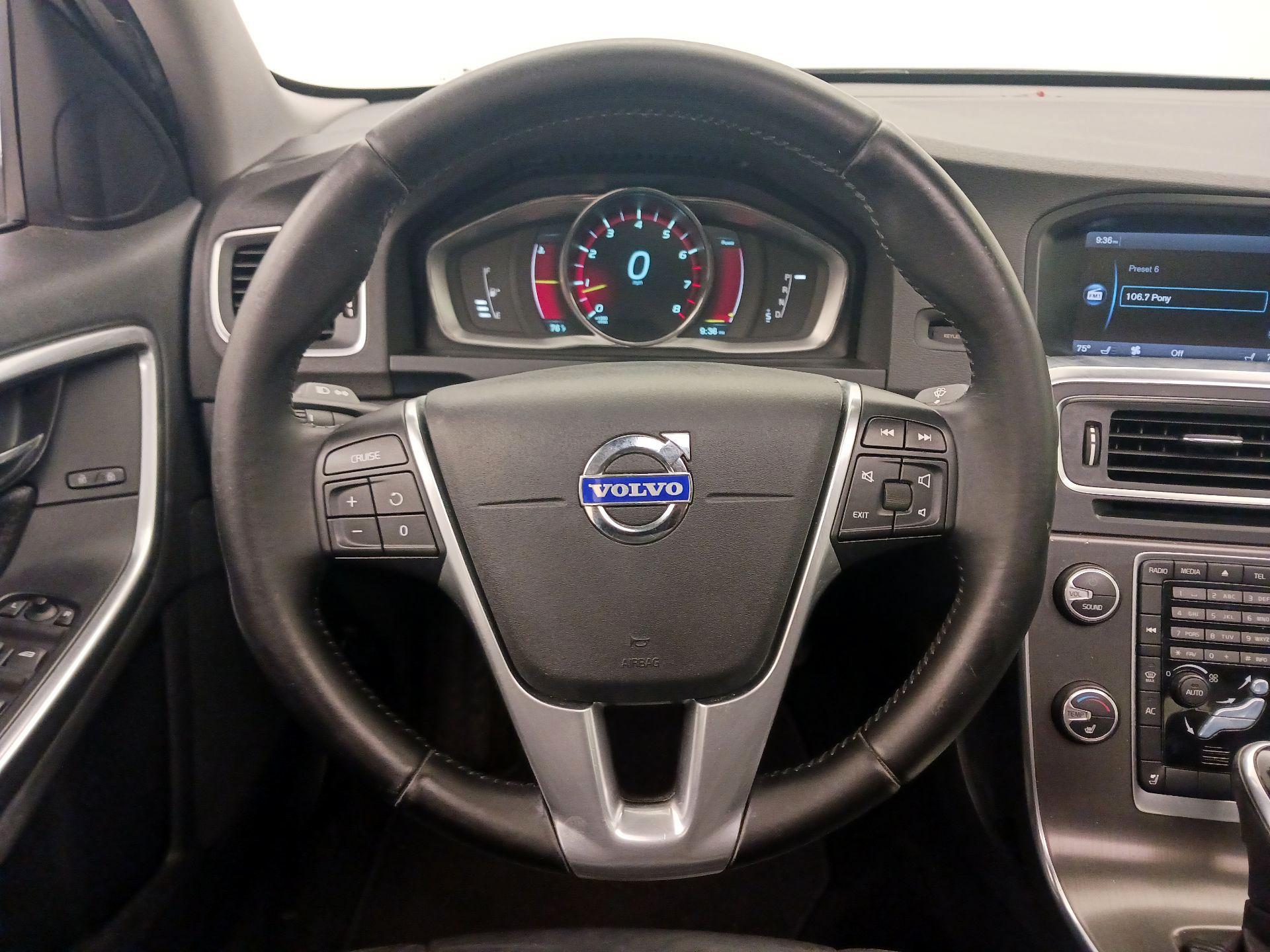 Thumbnail: 2014 Volvo S60 - 10