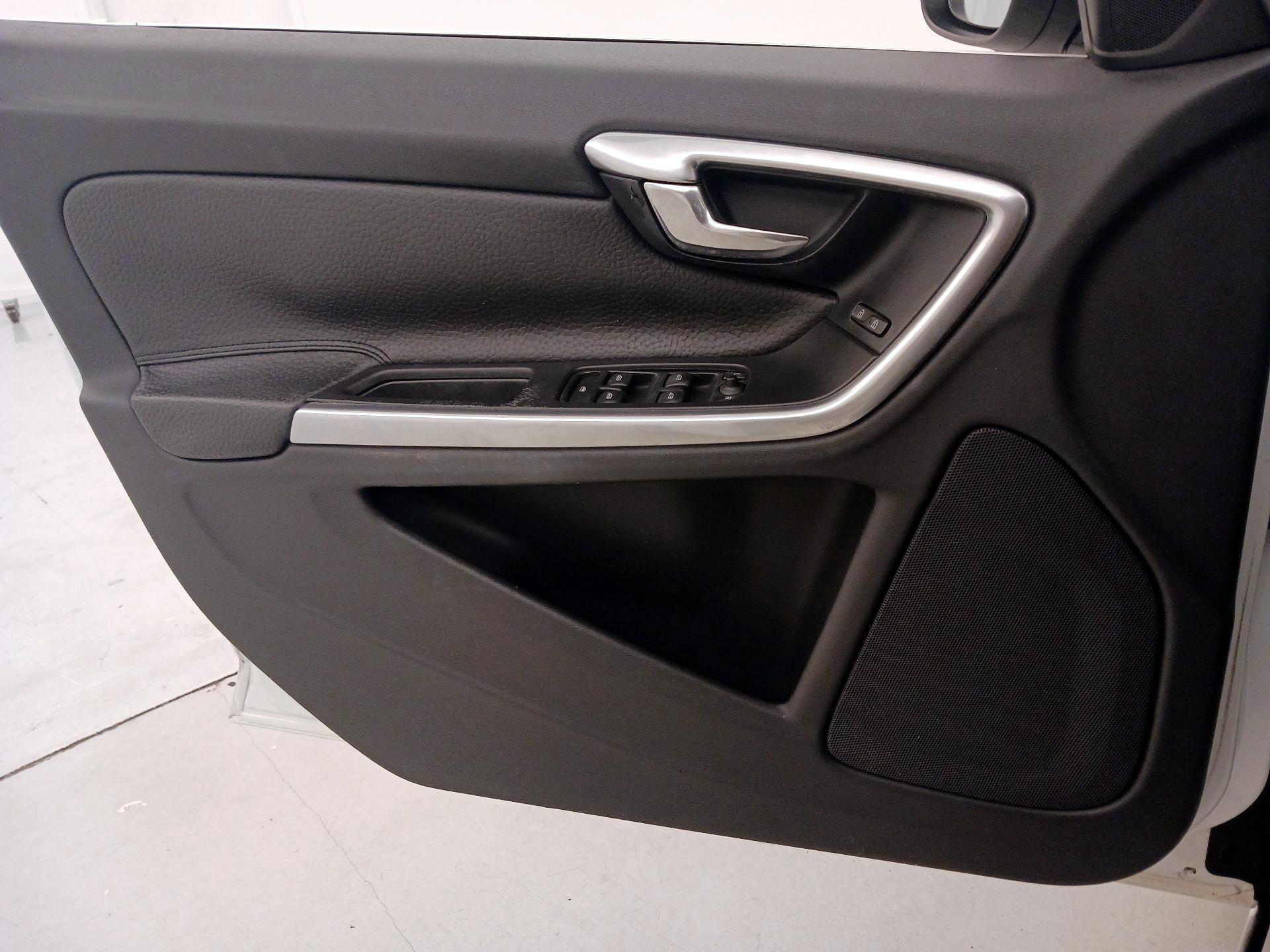 Thumbnail: 2014 Volvo S60 - 12