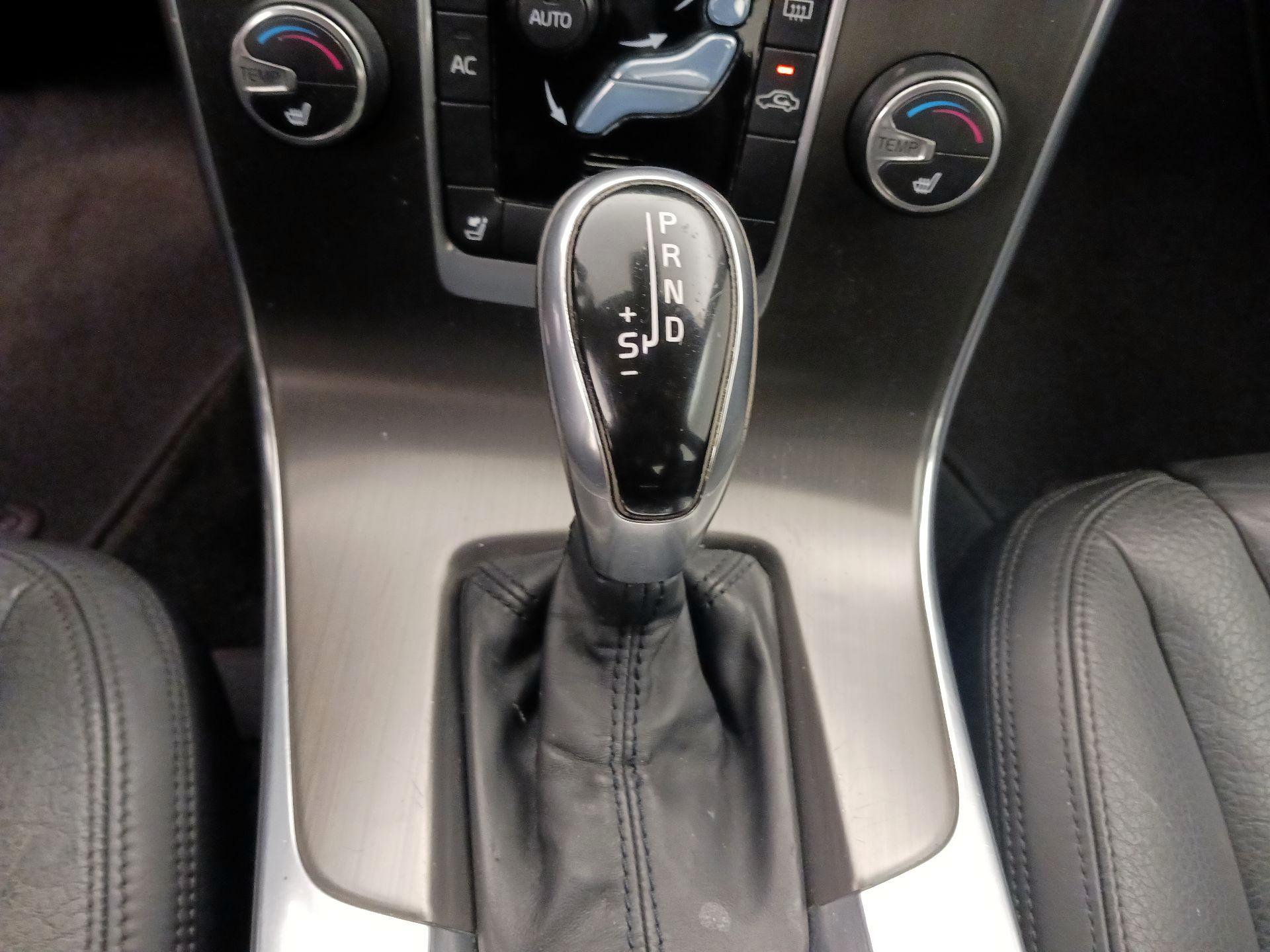 Thumbnail: 2014 Volvo S60 - 16