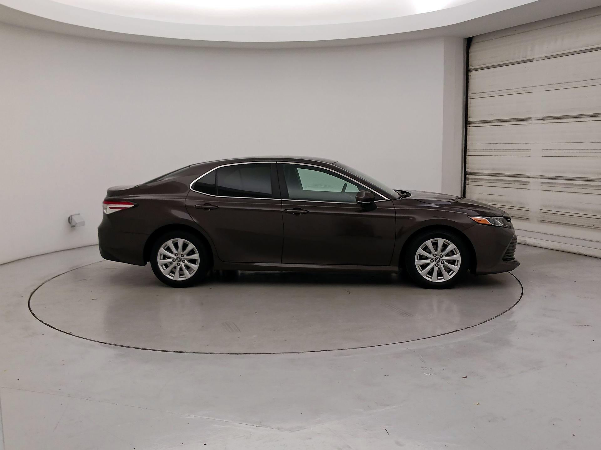 Thumbnail: 2018 Toyota Camry - 4