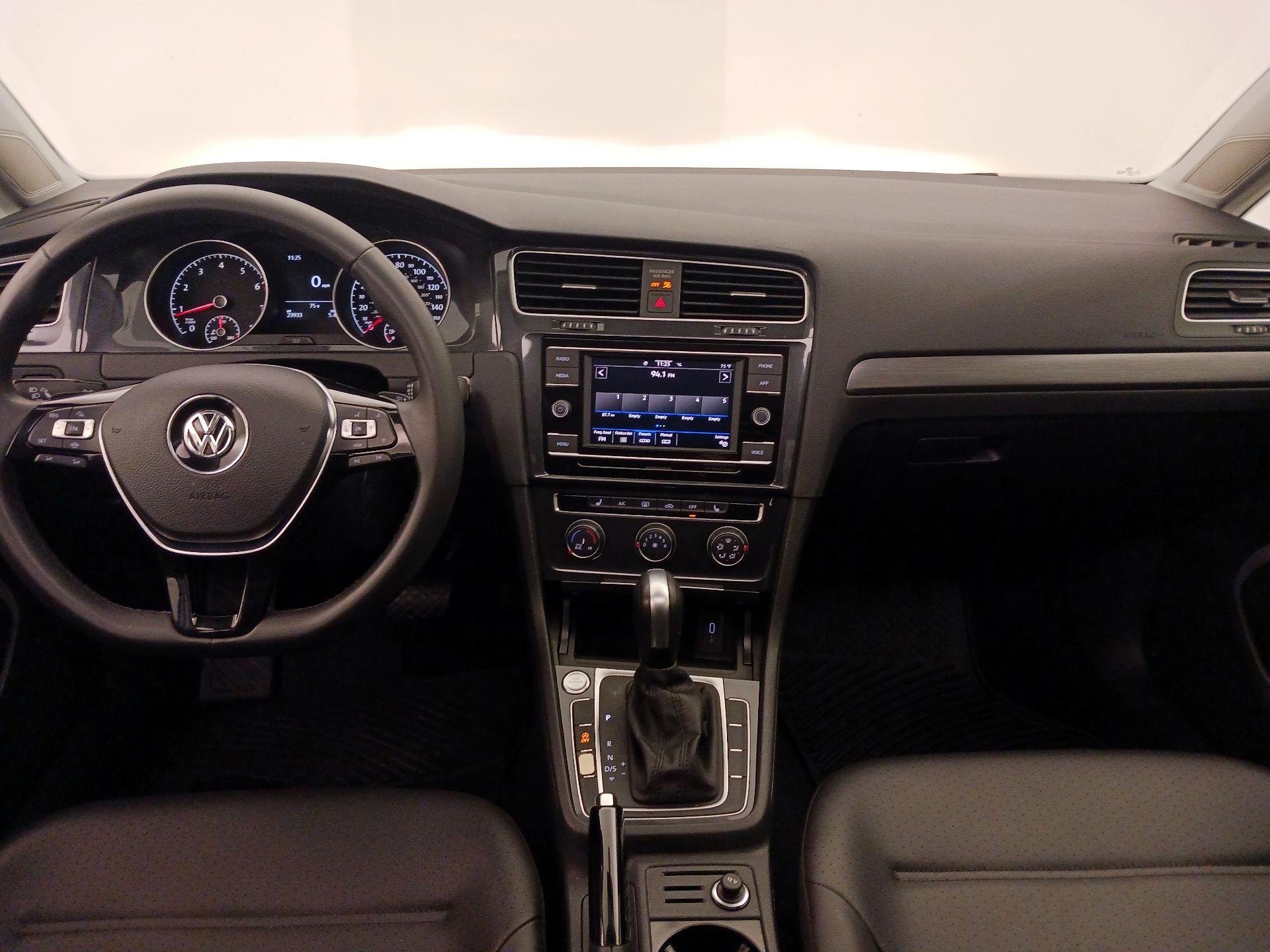 Thumbnail: 2020 Volkswagen Golf - 9