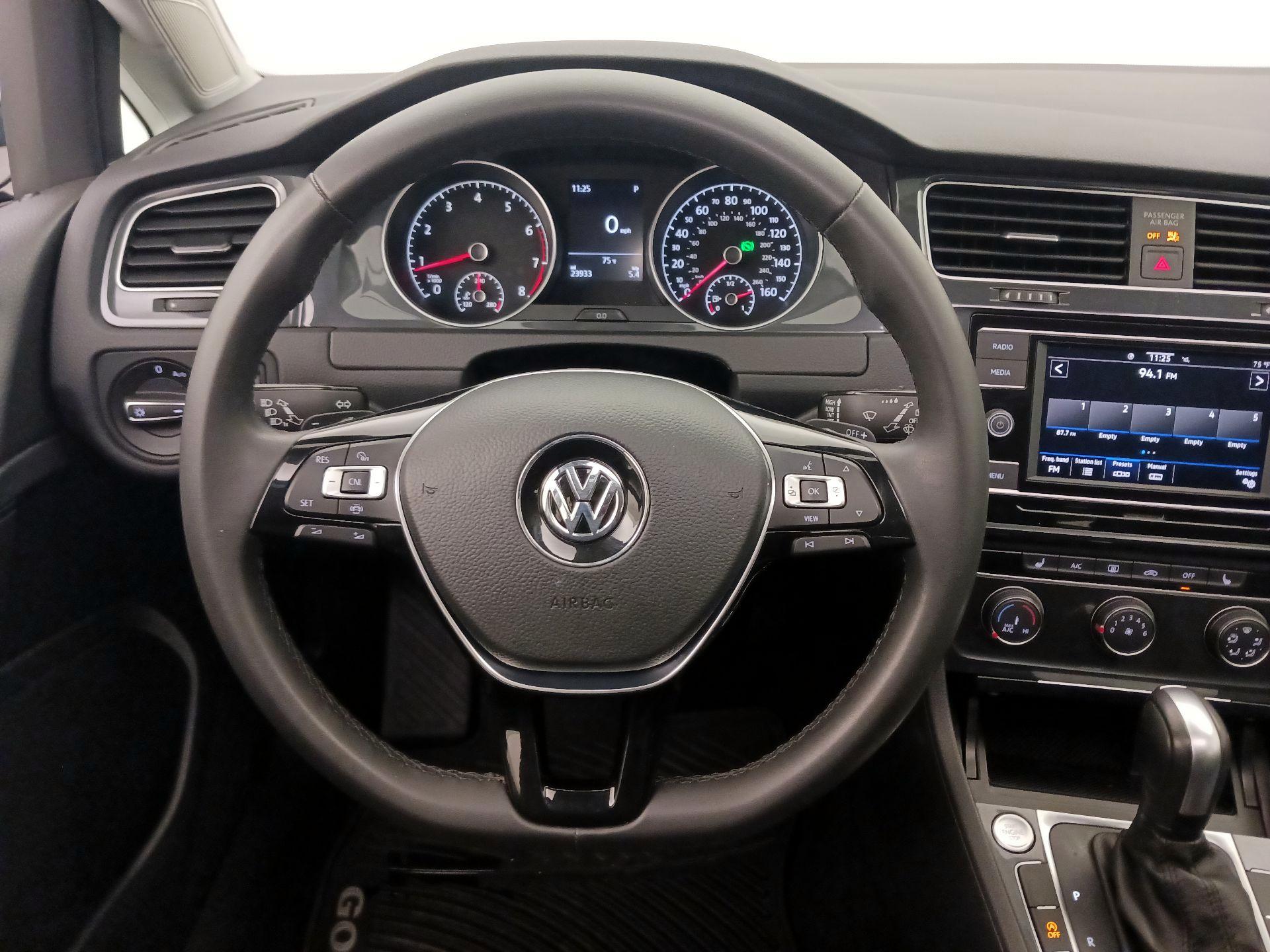 Thumbnail: 2020 Volkswagen Golf - 10
