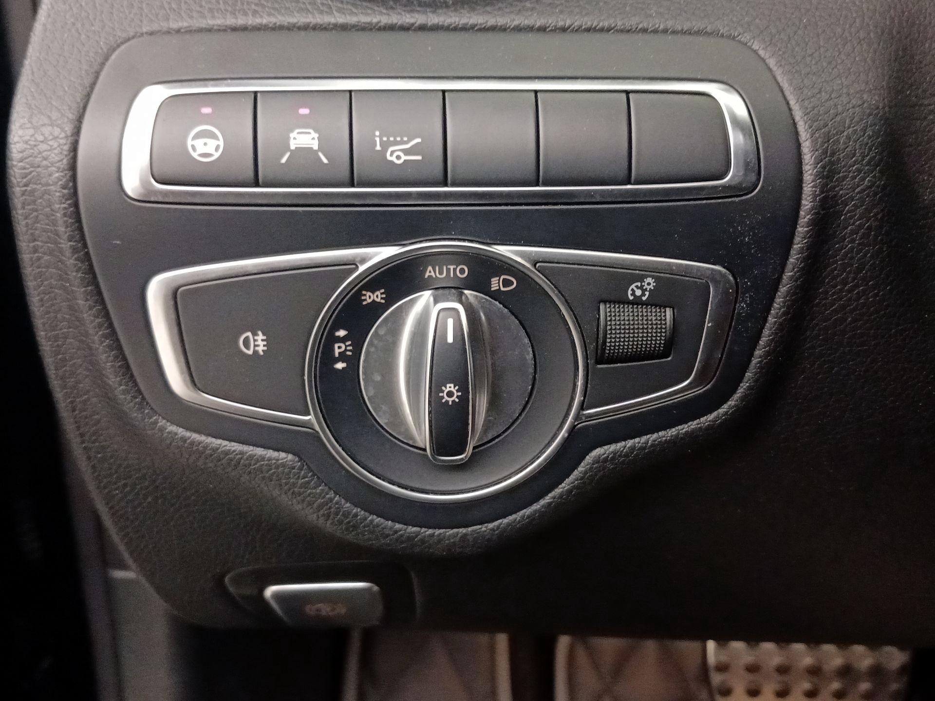 Thumbnail: 2017 Mercedes-Benz C-Class - 13