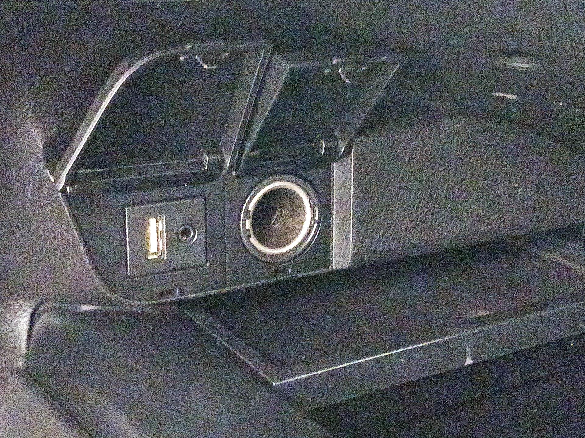 Thumbnail: 2018 Toyota Camry - 18