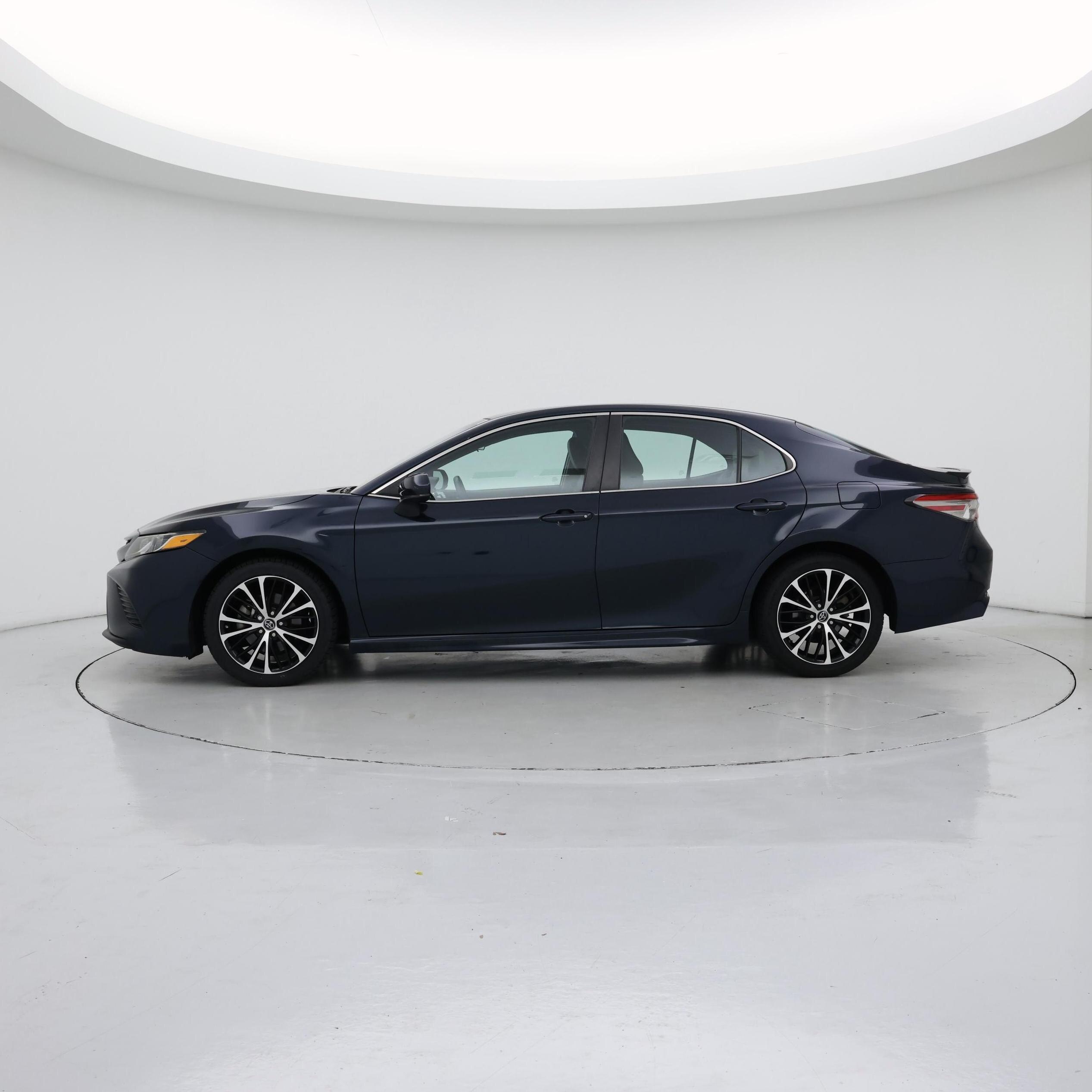 Thumbnail: 2018 Toyota Camry - 3