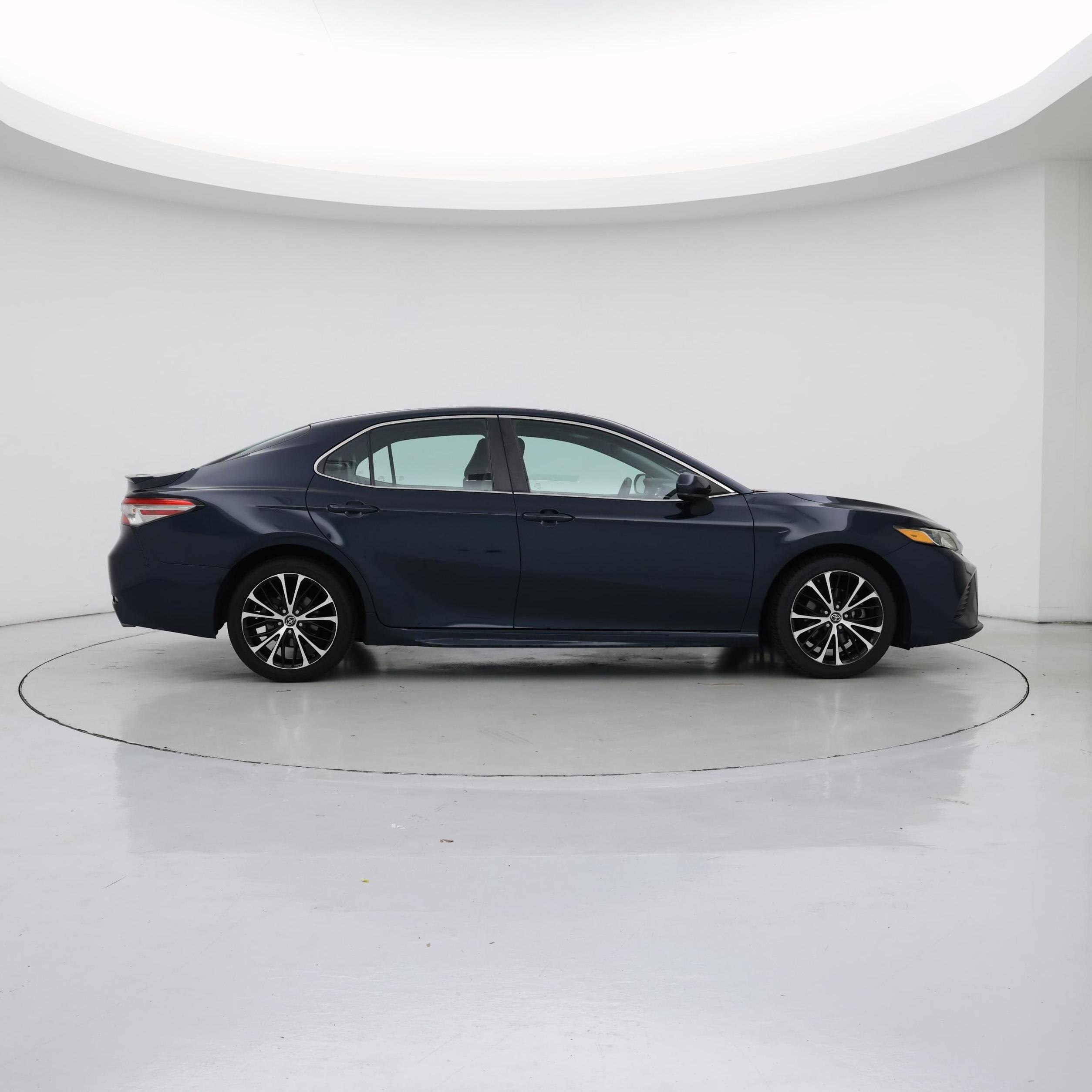 Thumbnail: 2018 Toyota Camry - 7