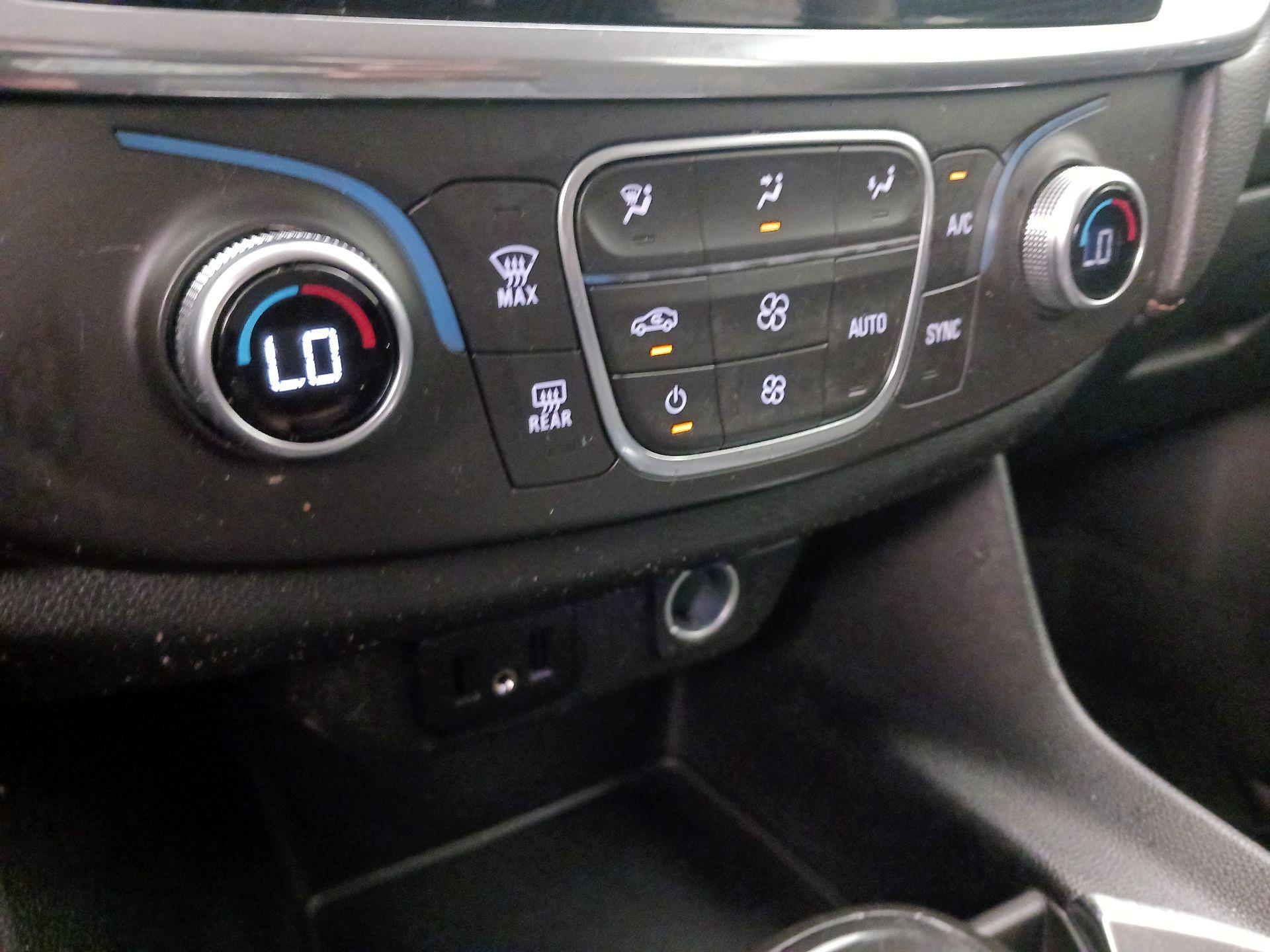 Thumbnail: 2018 Chevrolet Traverse - 16