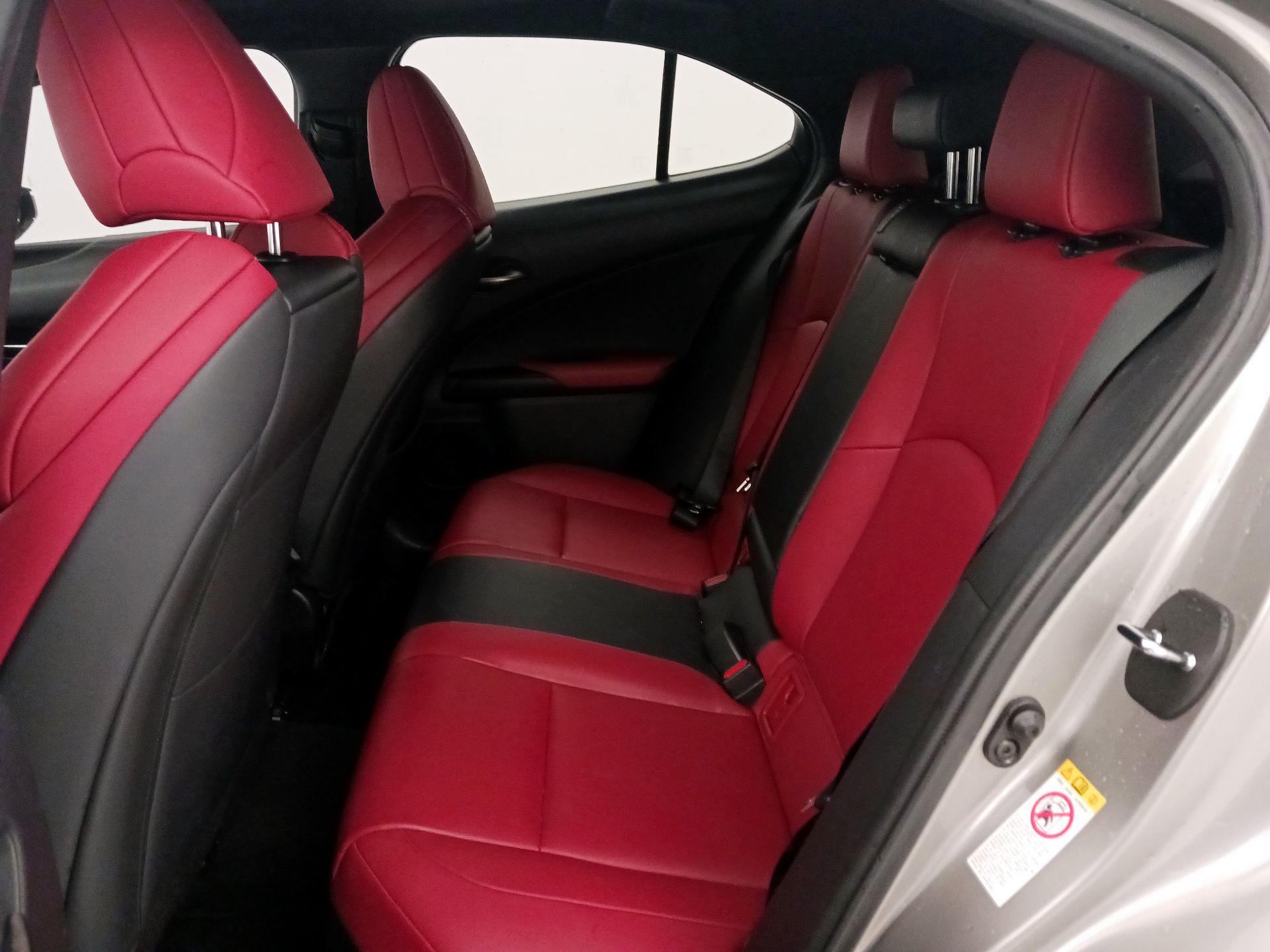 Thumbnail: 2019 Lexus UX - 19