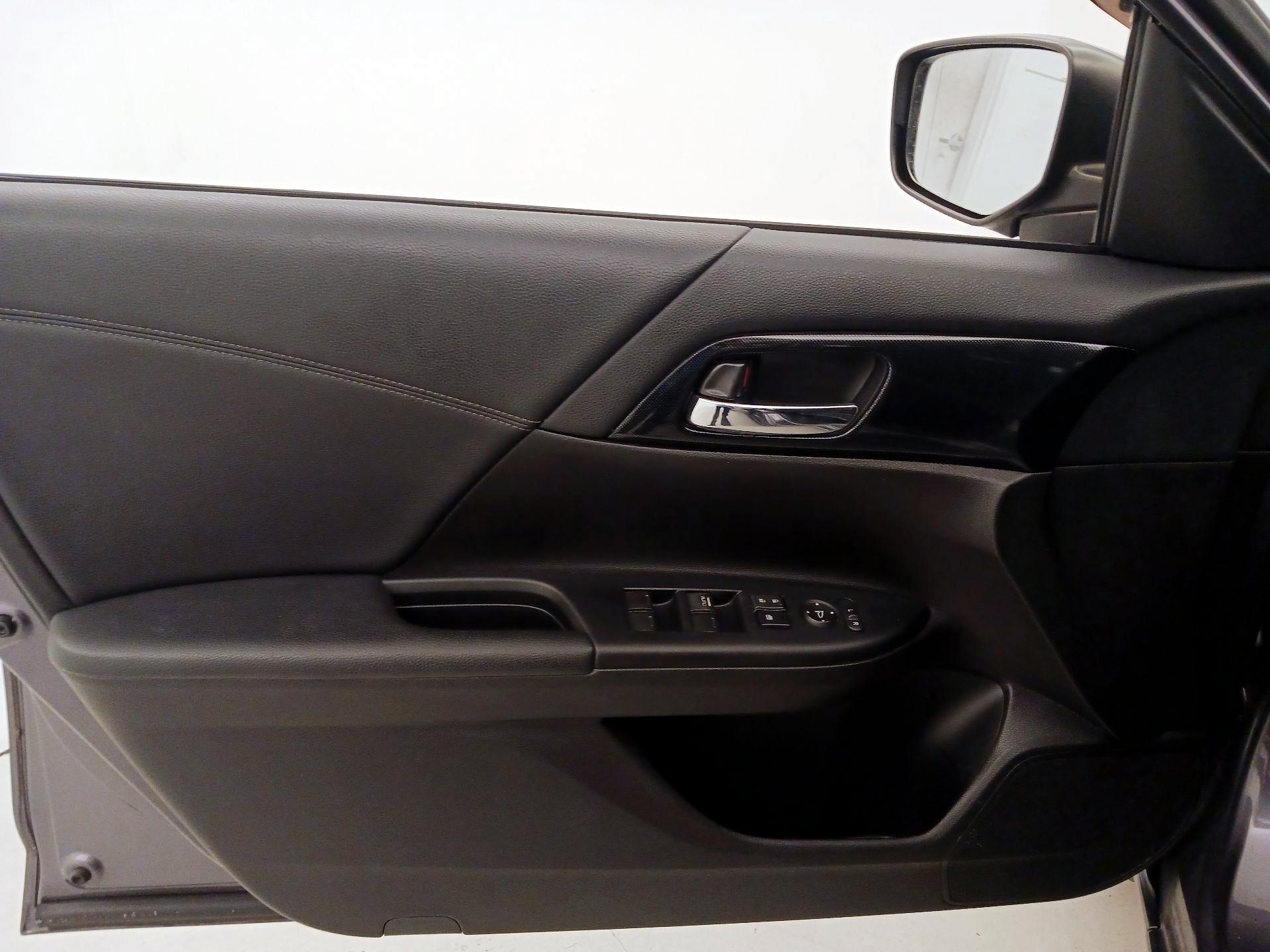 Thumbnail: 2015 Honda Accord - 12