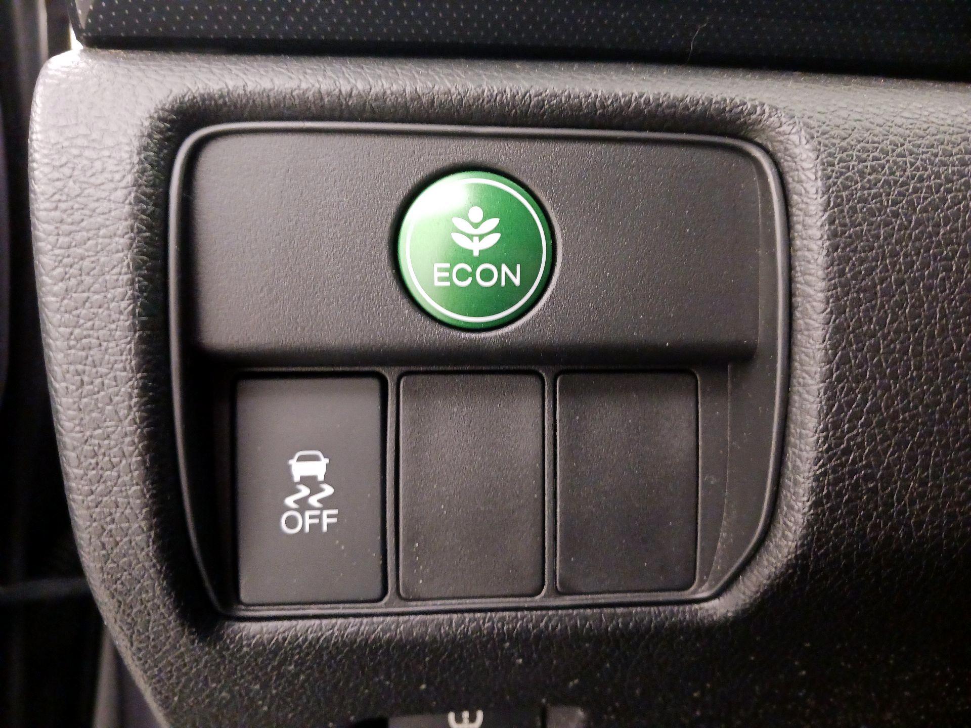 Thumbnail: 2015 Honda Accord - 13