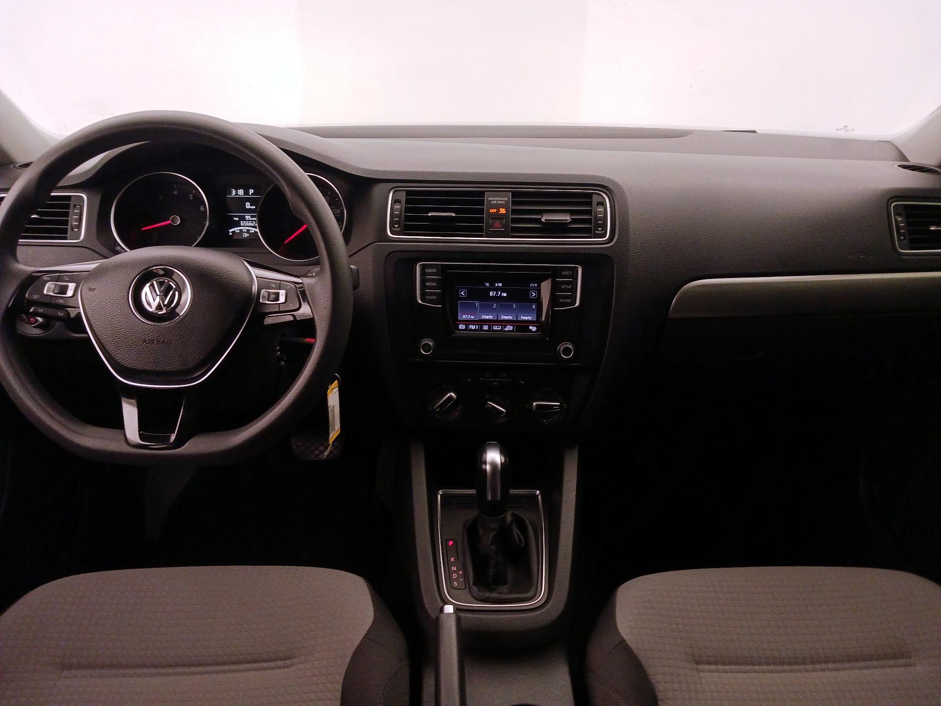 Thumbnail: 2018 Volkswagen Jetta - 9