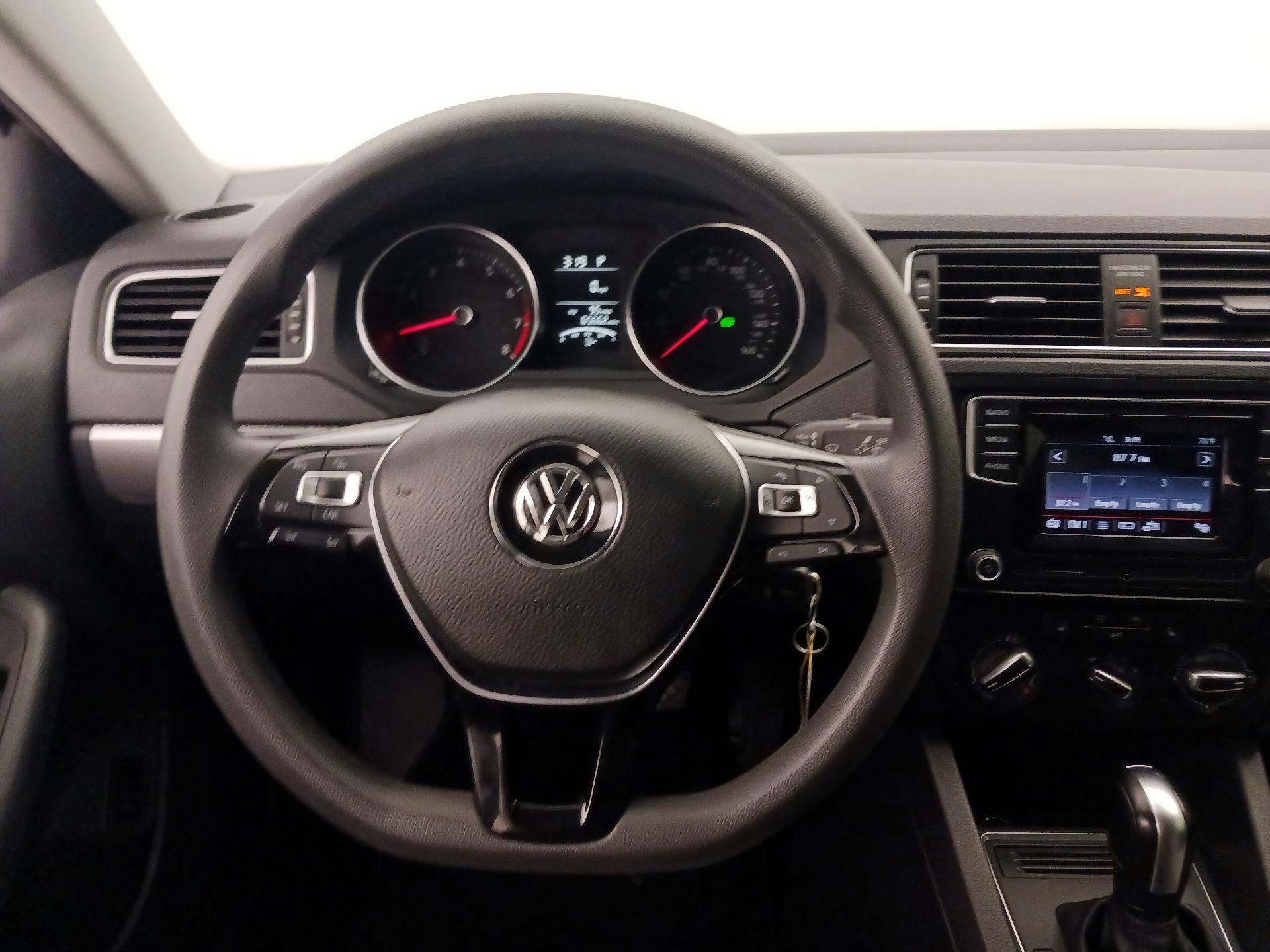 Thumbnail: 2018 Volkswagen Jetta - 10