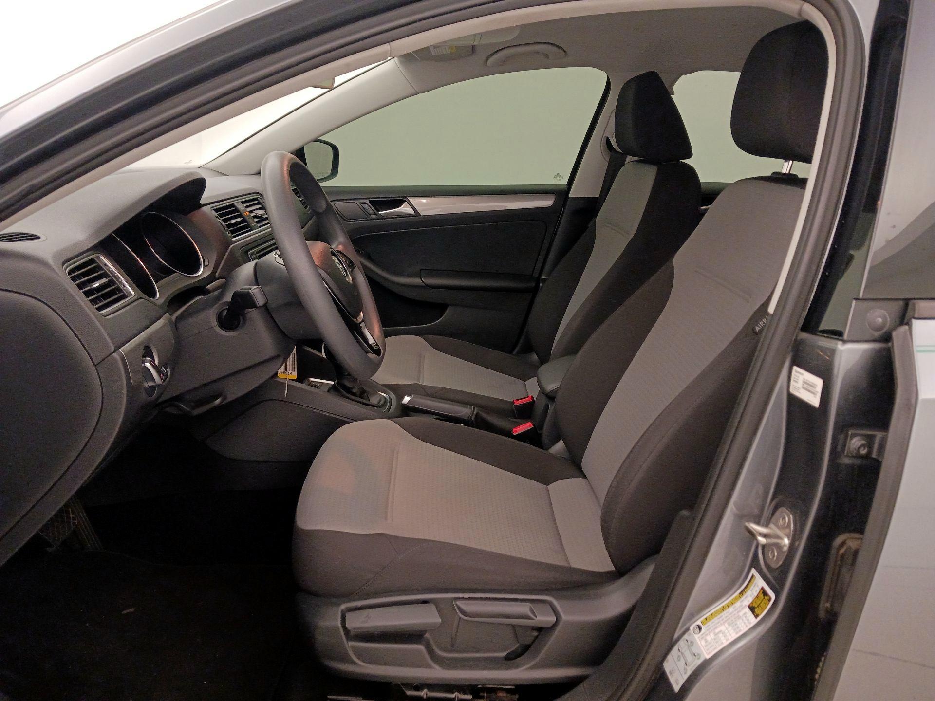 Thumbnail: 2018 Volkswagen Jetta - 11