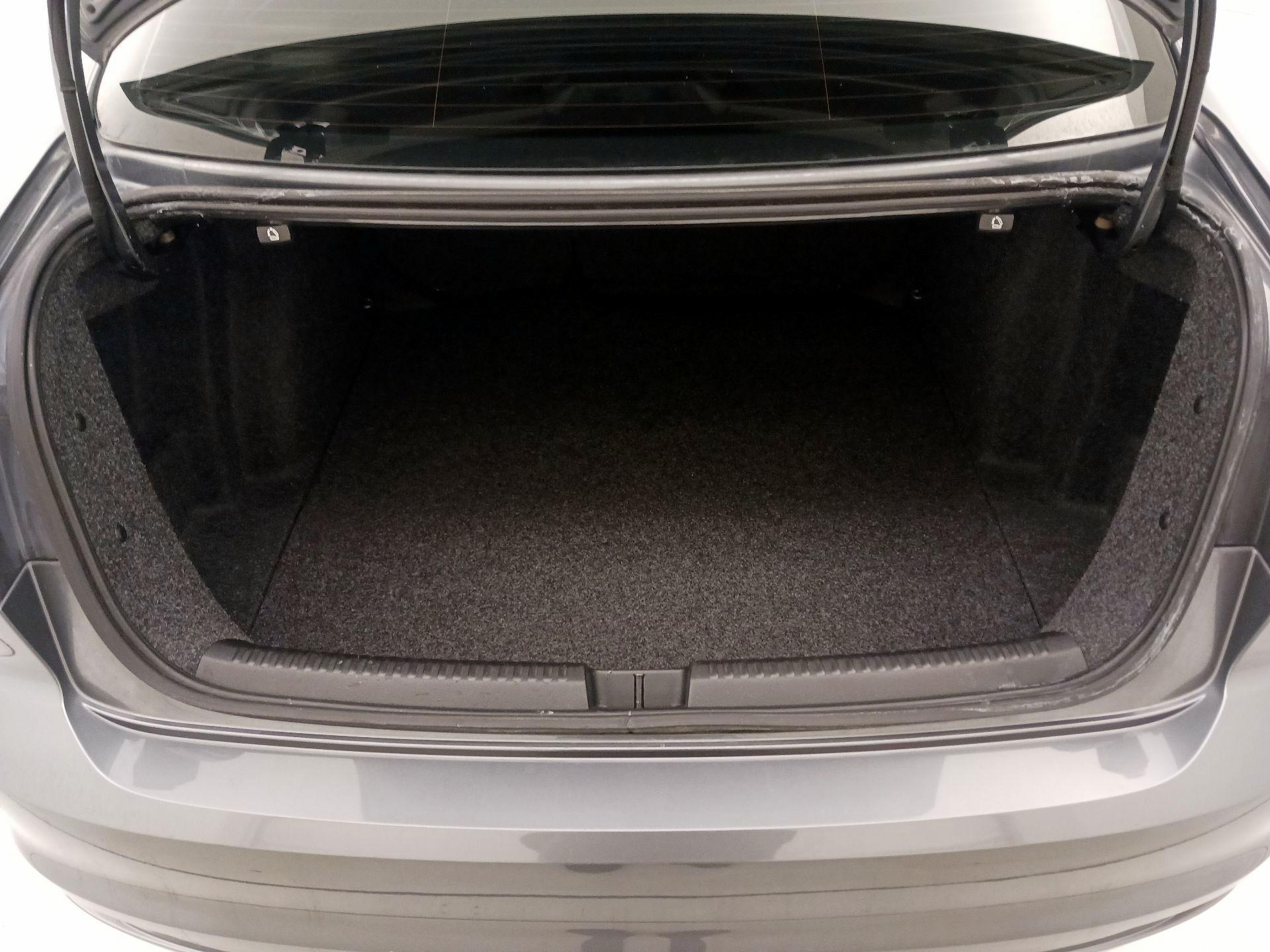 Thumbnail: 2018 Volkswagen Jetta - 20
