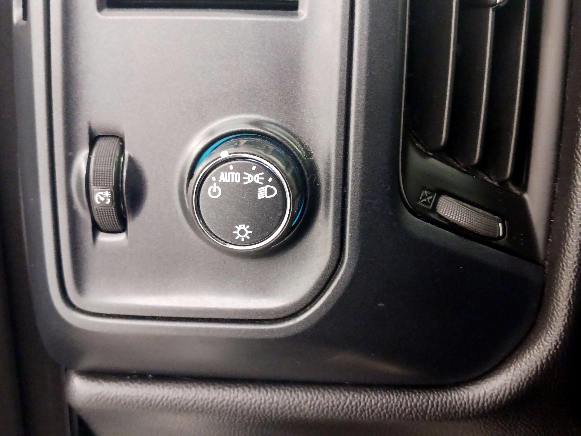 Thumbnail: 2016 Chevrolet Silverado 1500 - 13