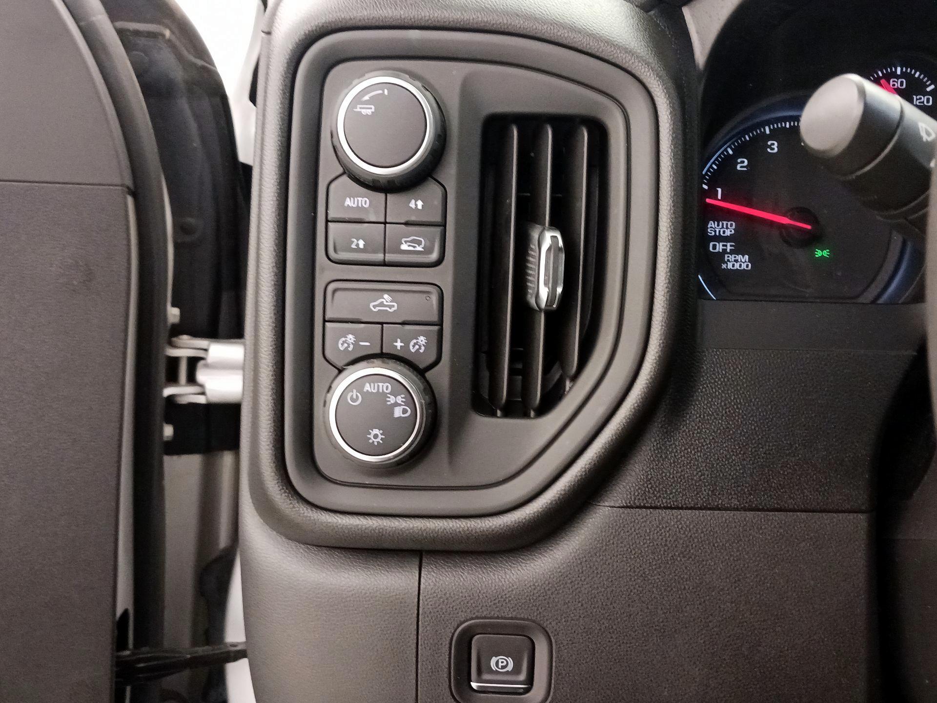 Thumbnail: 2021 Chevrolet Silverado 1500 - 13