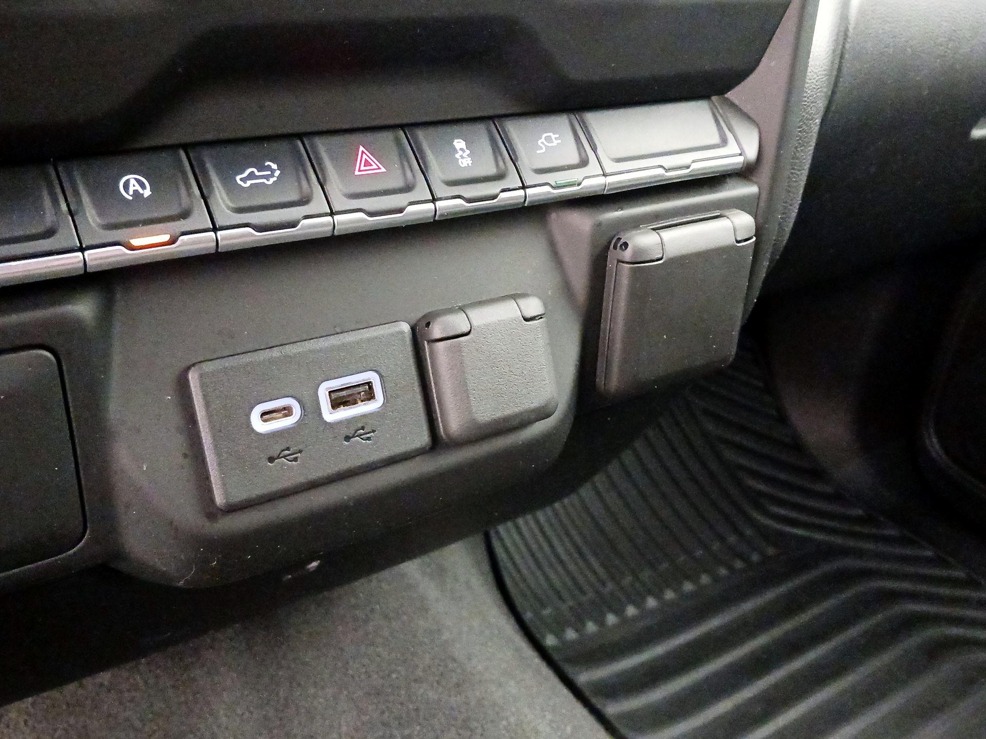 Thumbnail: 2021 Chevrolet Silverado 1500 - 17