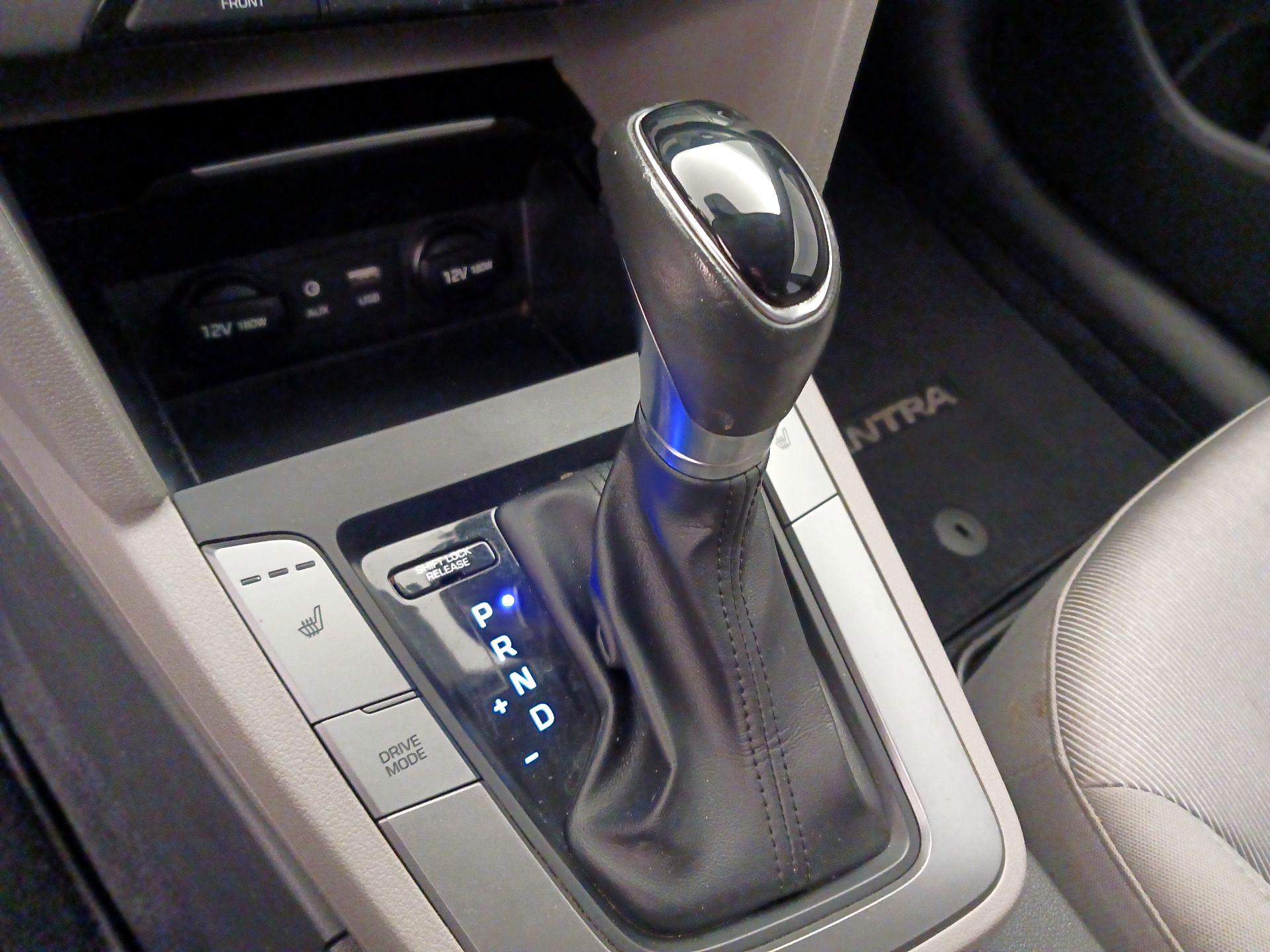 Thumbnail: 2018 Hyundai Elantra - 17