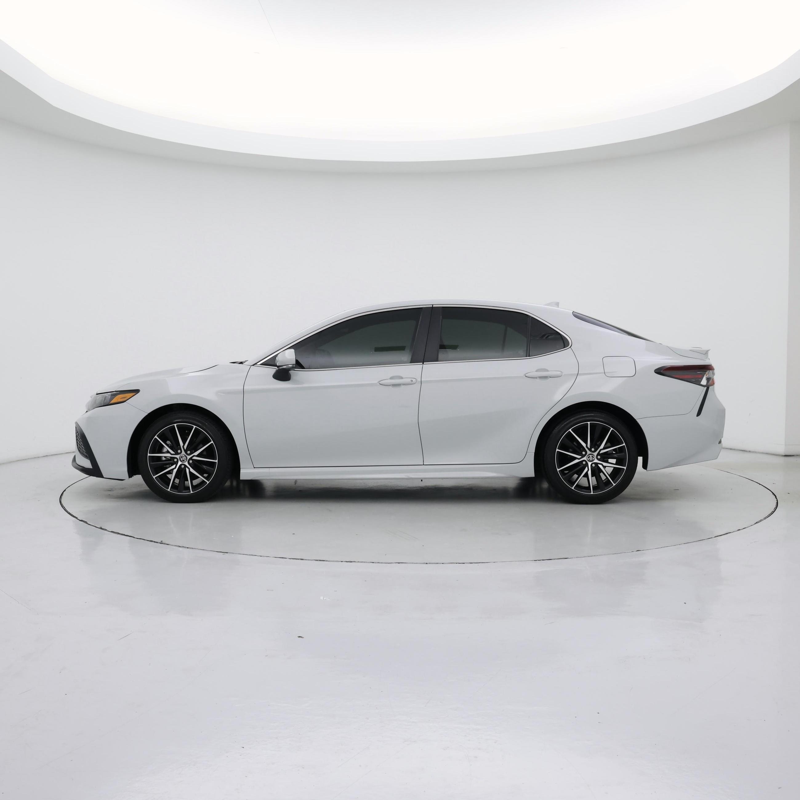 Thumbnail: 2024 Toyota Camry - 3