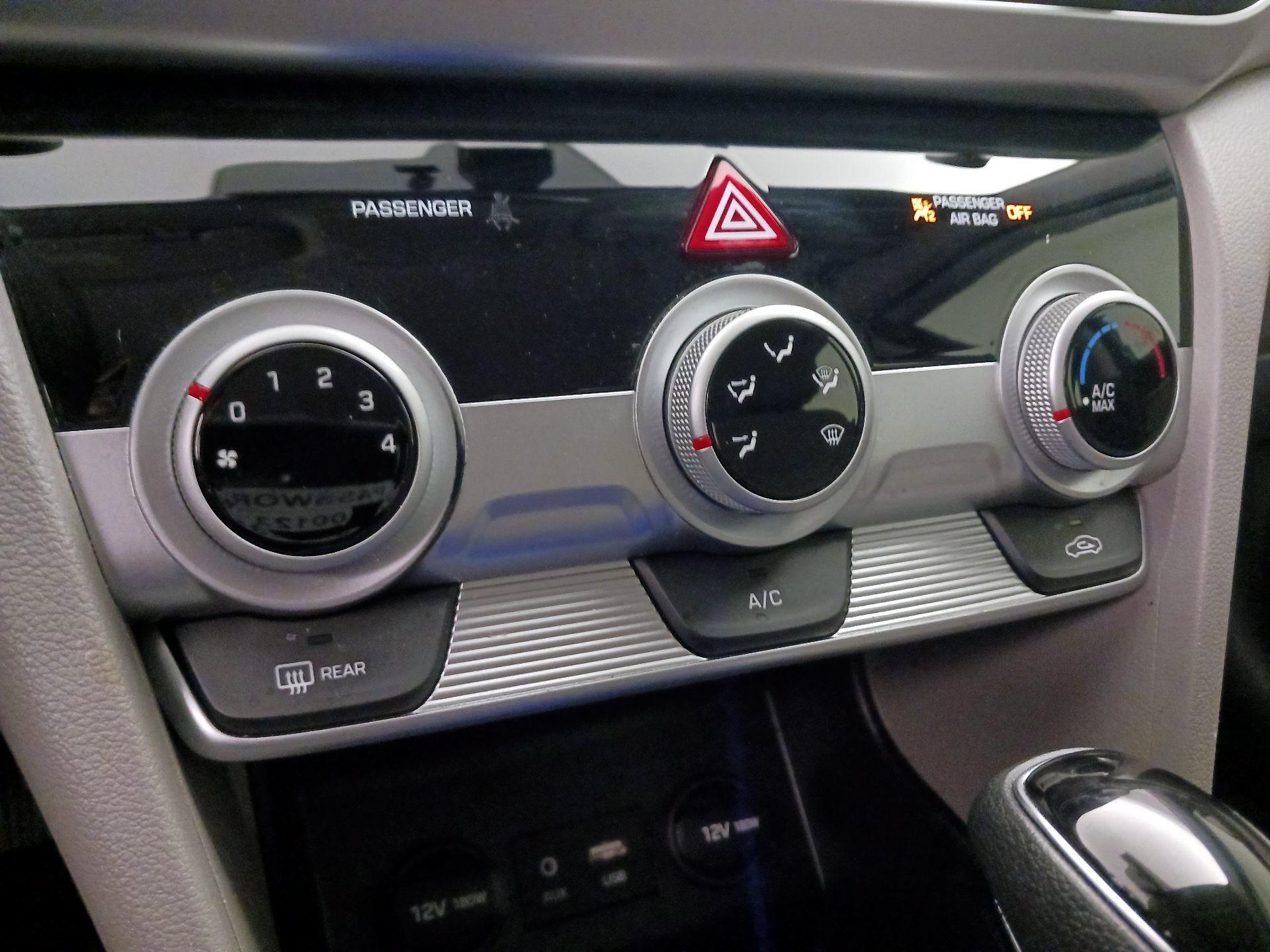 Thumbnail: 2019 Hyundai Elantra - 16