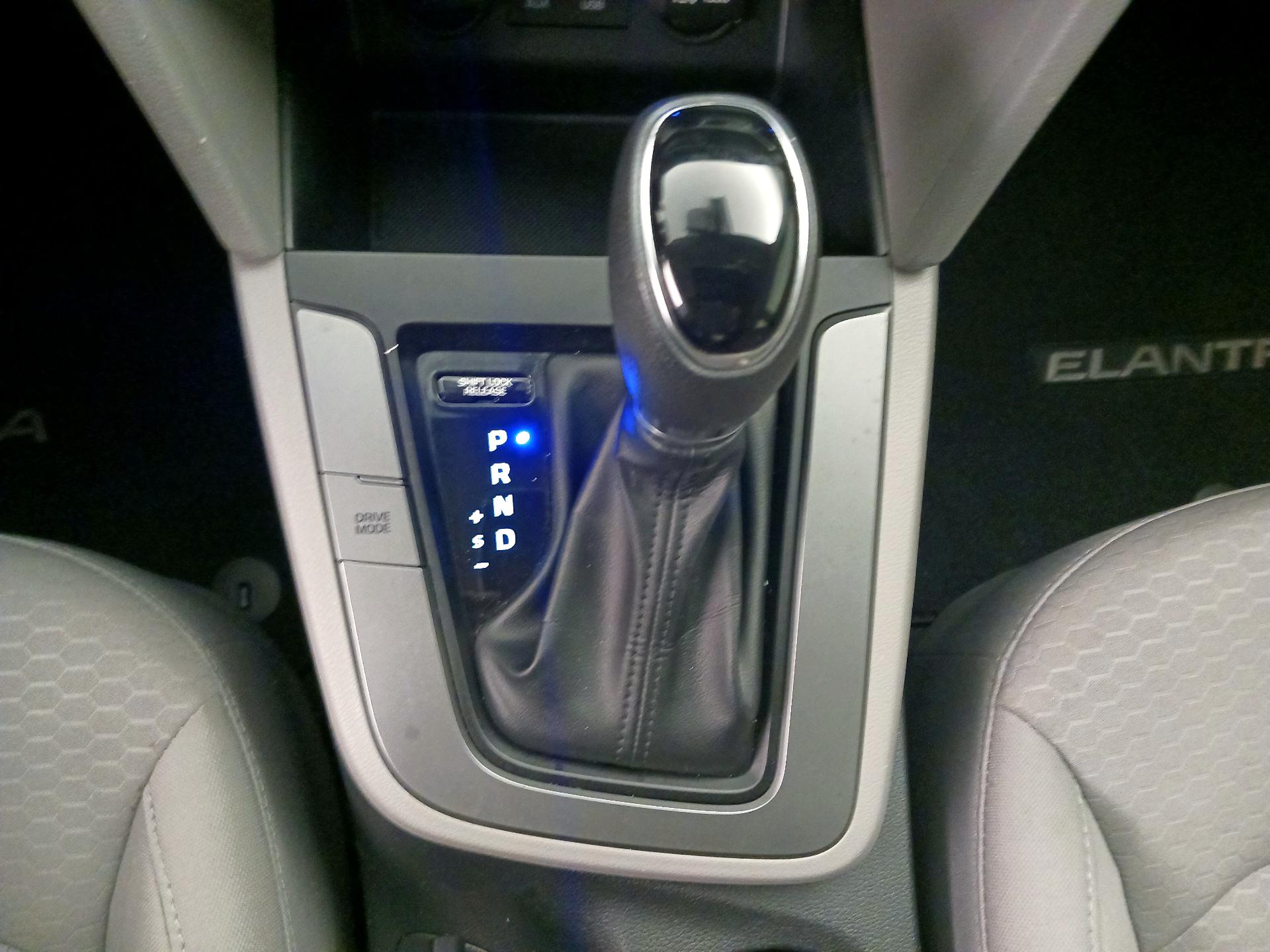 Thumbnail: 2019 Hyundai Elantra - 17