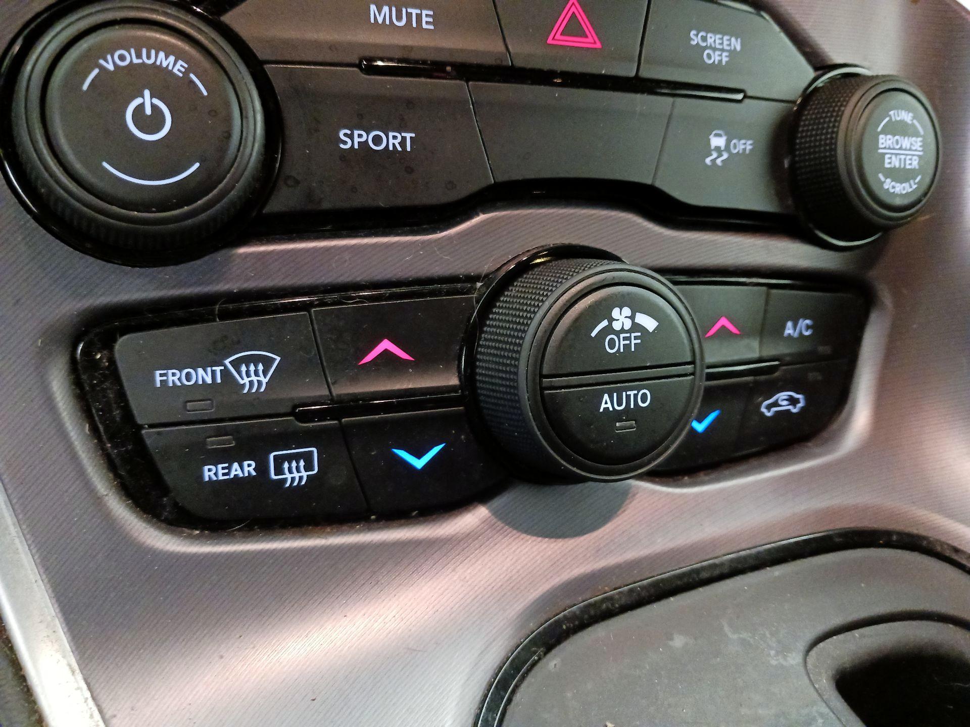 Thumbnail: 2019 Dodge Challenger - 16
