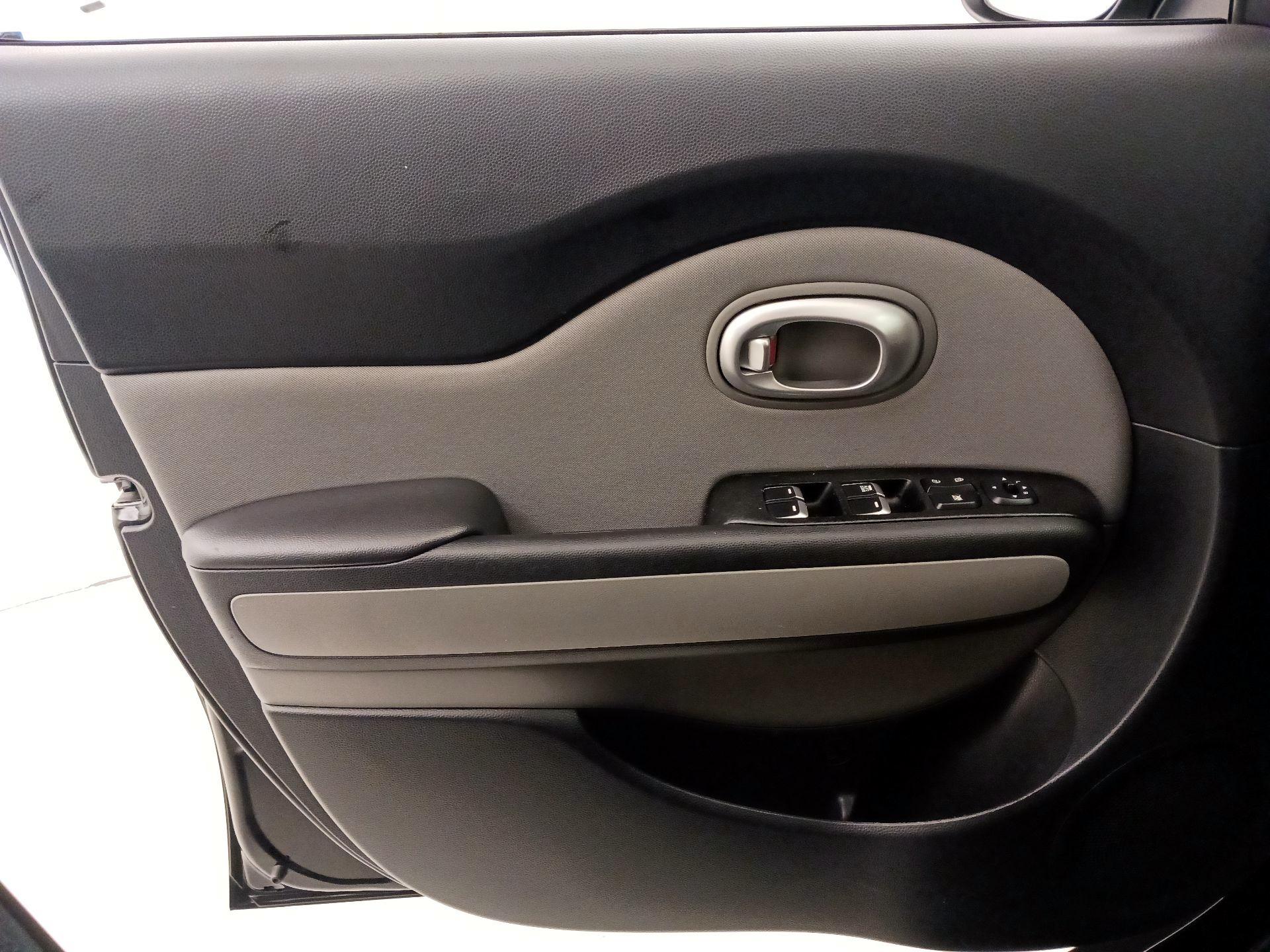 Thumbnail: 2018 Kia Soul - 12