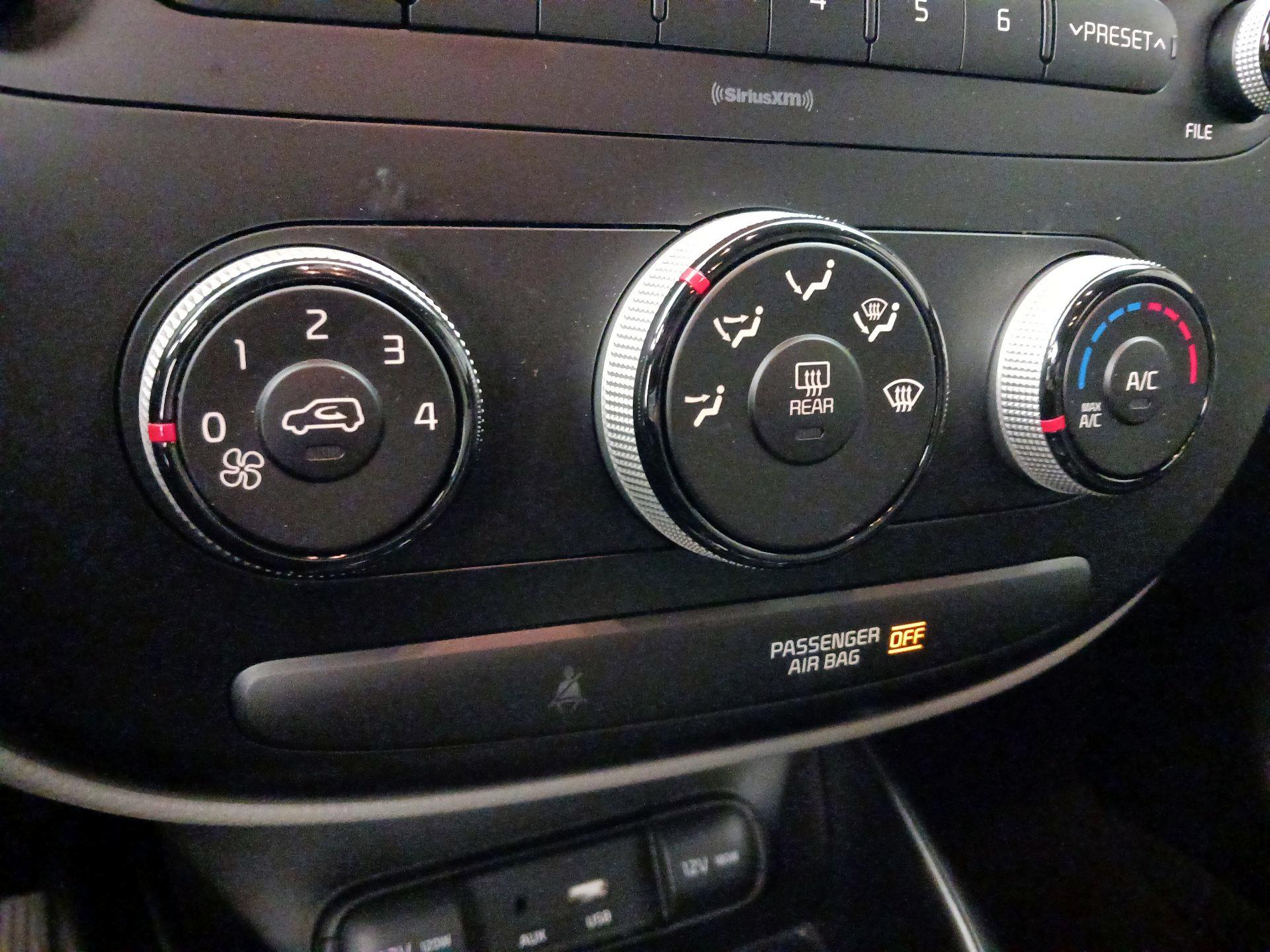 Thumbnail: 2018 Kia Soul - 15