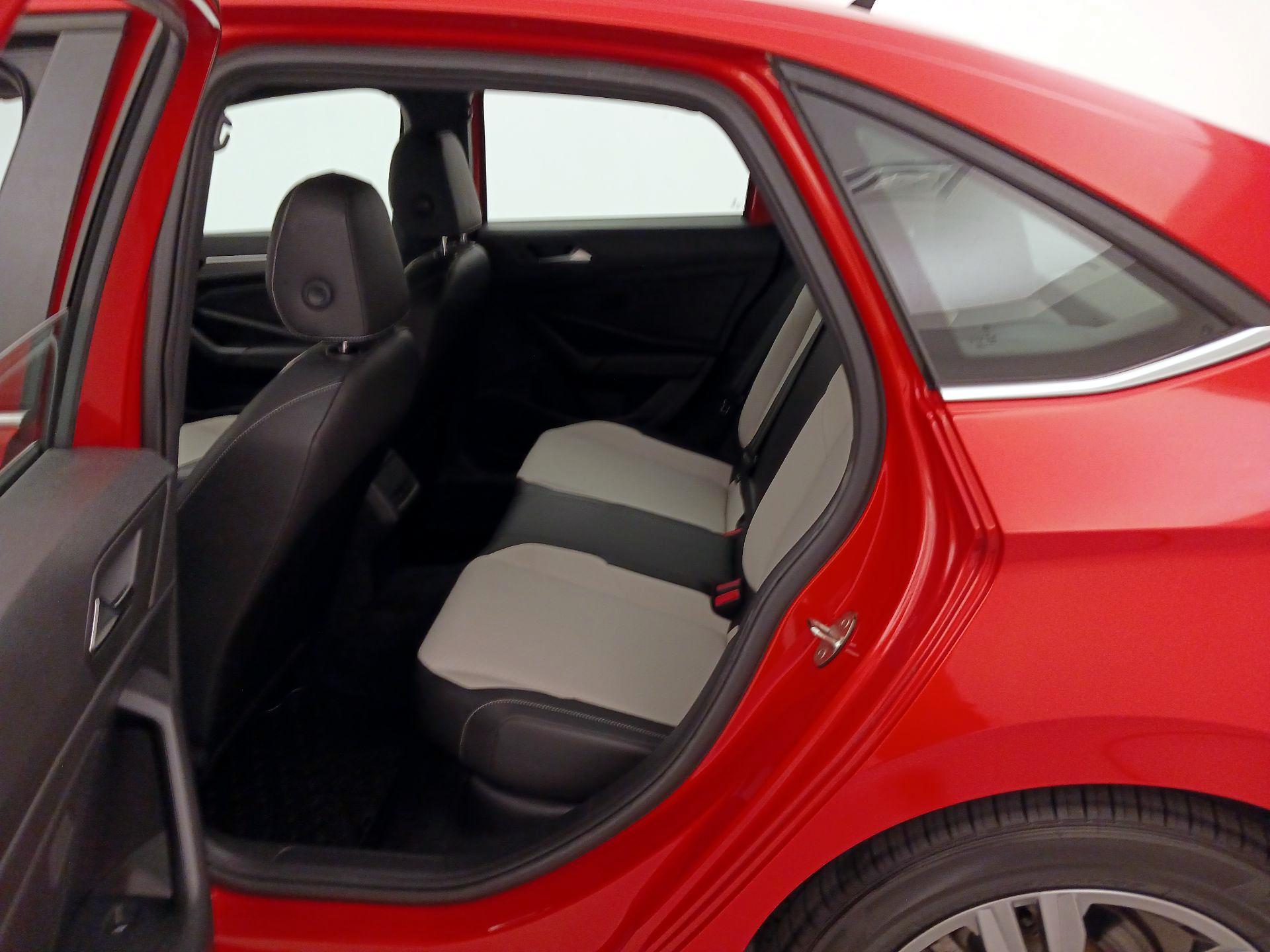 Thumbnail: 2019 Volkswagen Jetta - 20