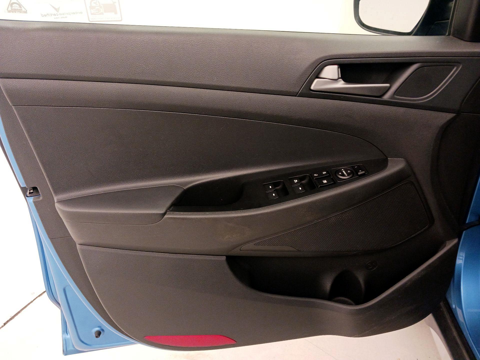 Thumbnail: 2018 Hyundai Tucson - 12