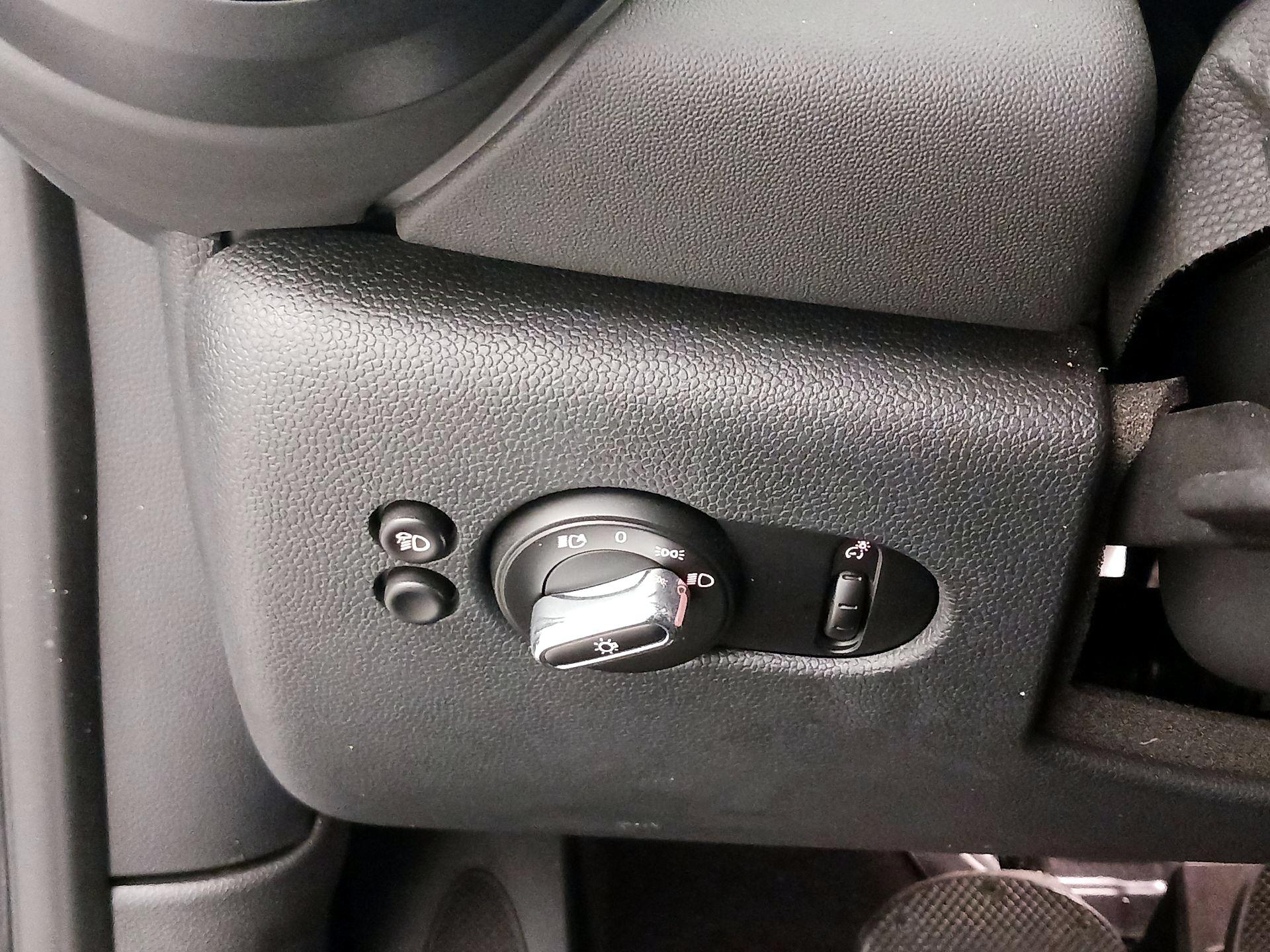 Thumbnail: 2022 MINI Cooper - 13