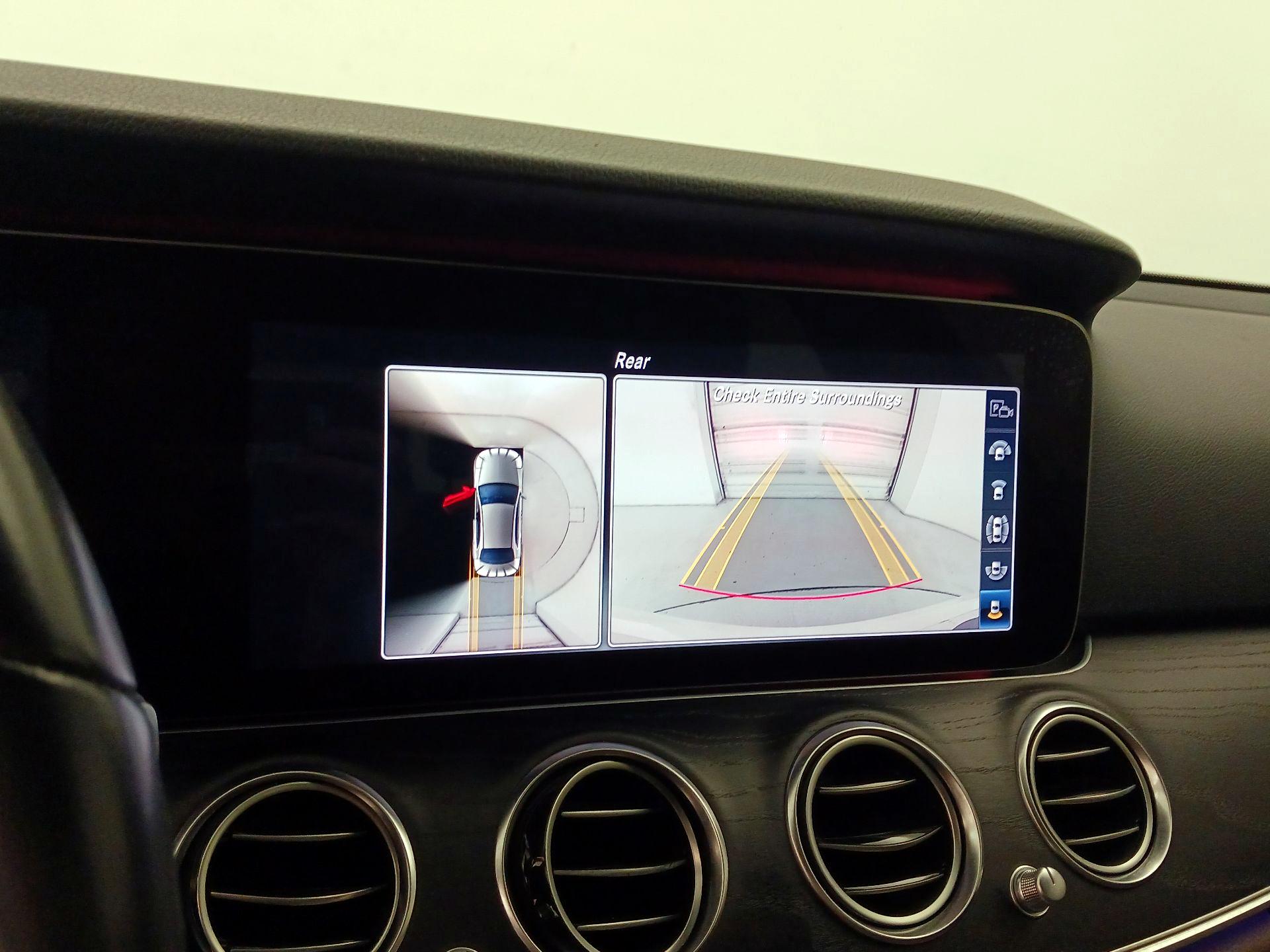 Thumbnail: 2019 Mercedes-Benz E-Class - 15