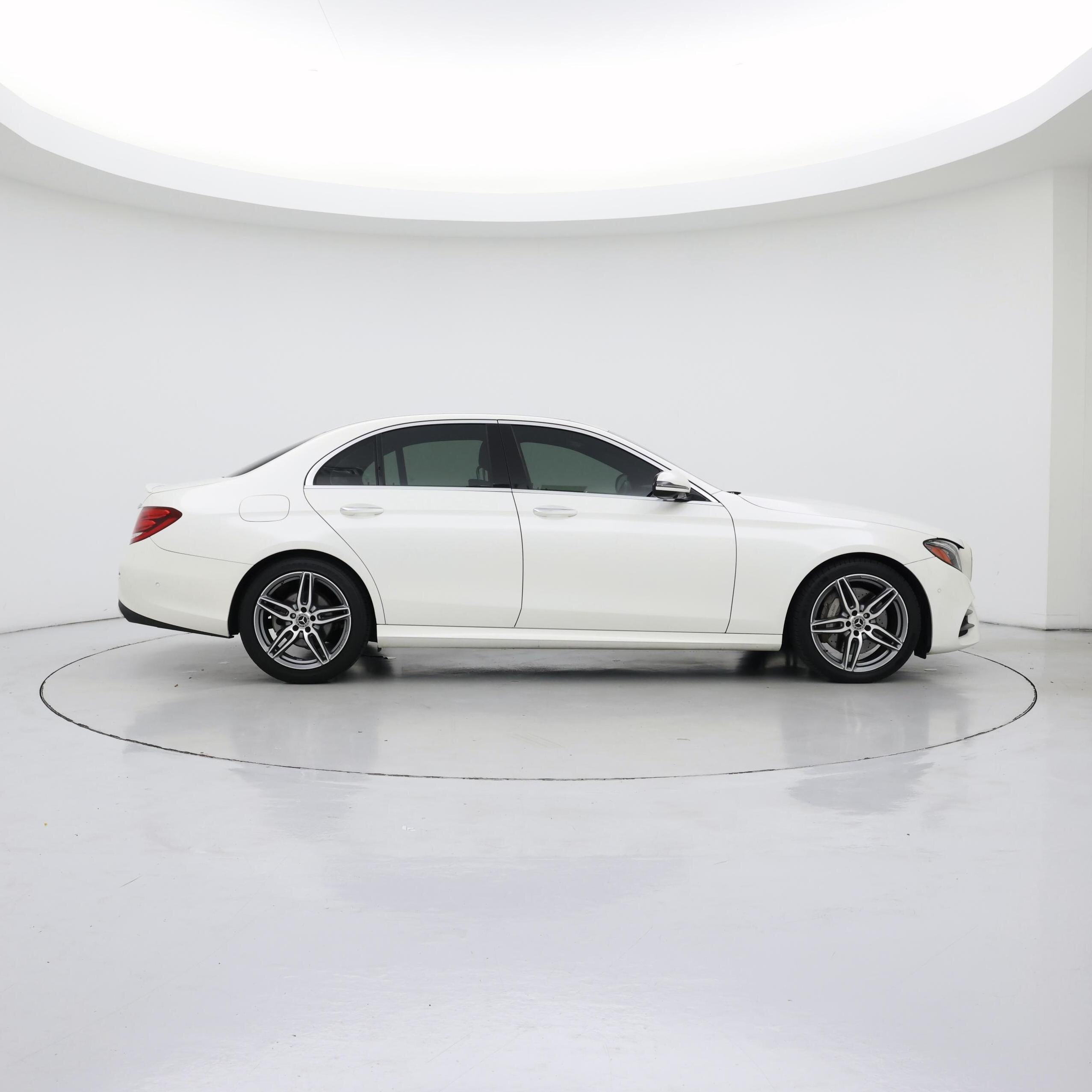 Thumbnail: 2019 Mercedes-Benz E-Class - 7