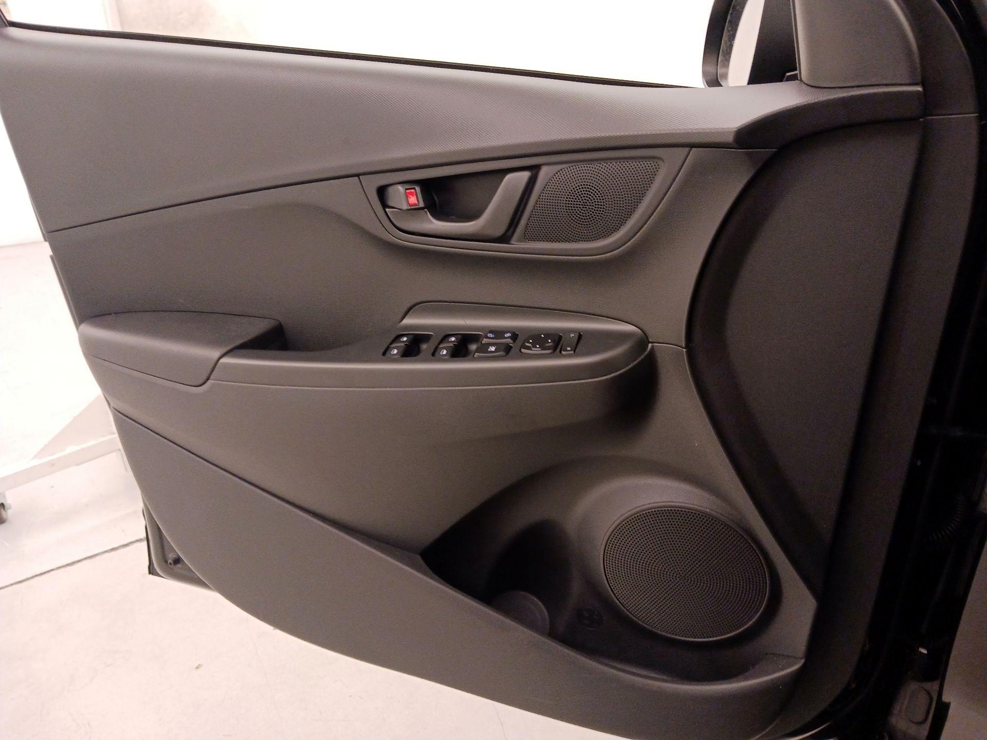Thumbnail: 2022 Hyundai Kona - 12