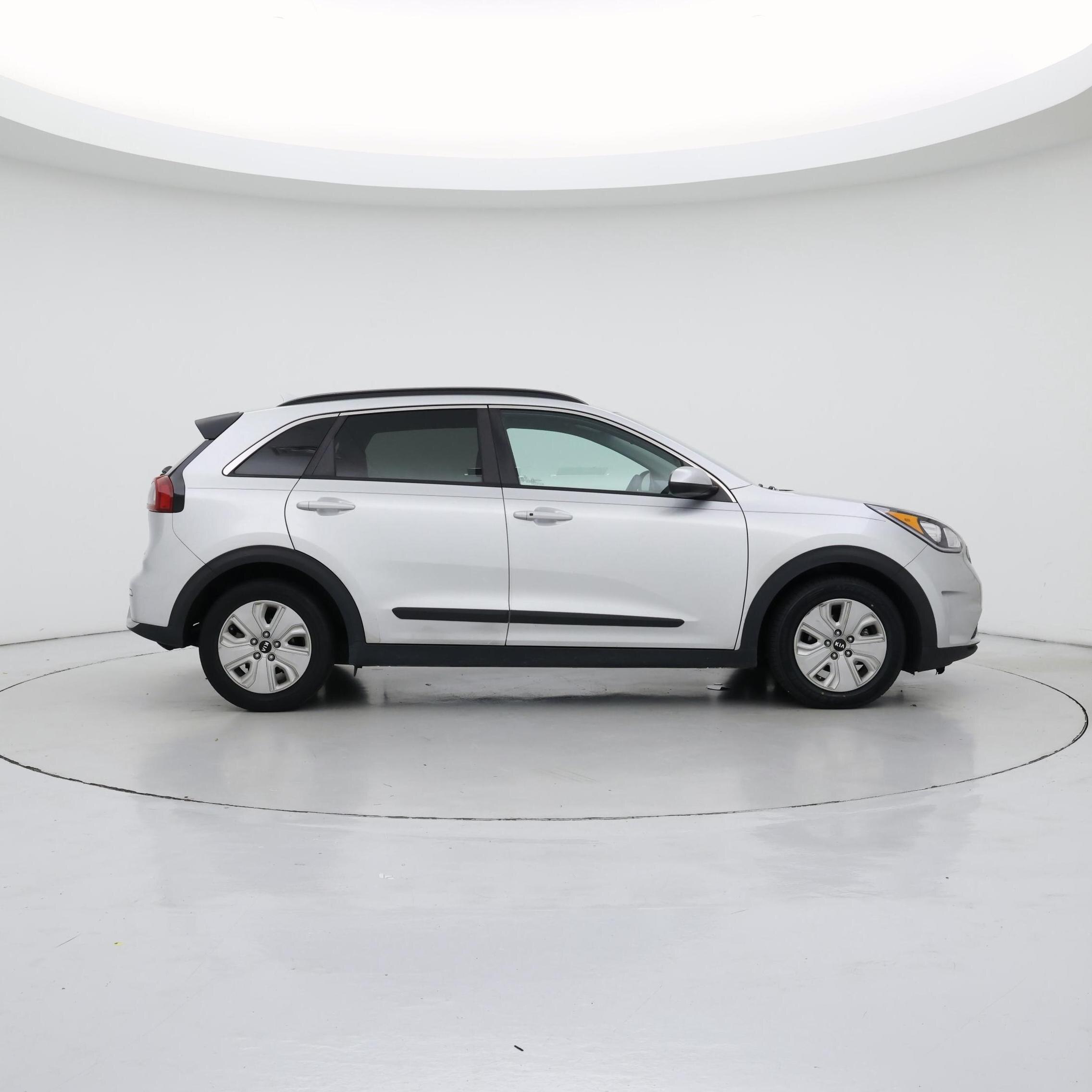 Thumbnail: 2017 Kia Niro - 7