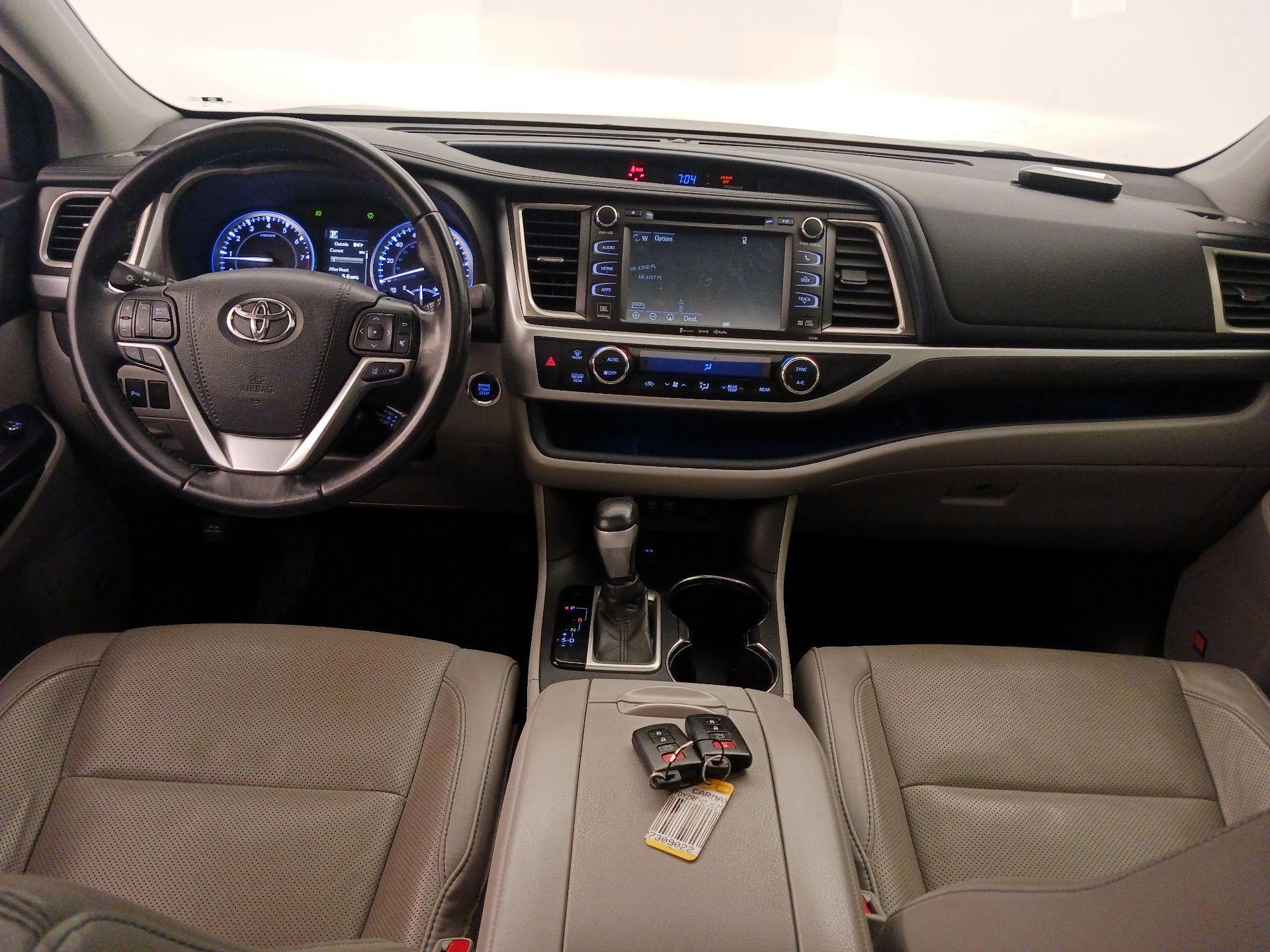 Thumbnail: 2018 Toyota Highlander - 9