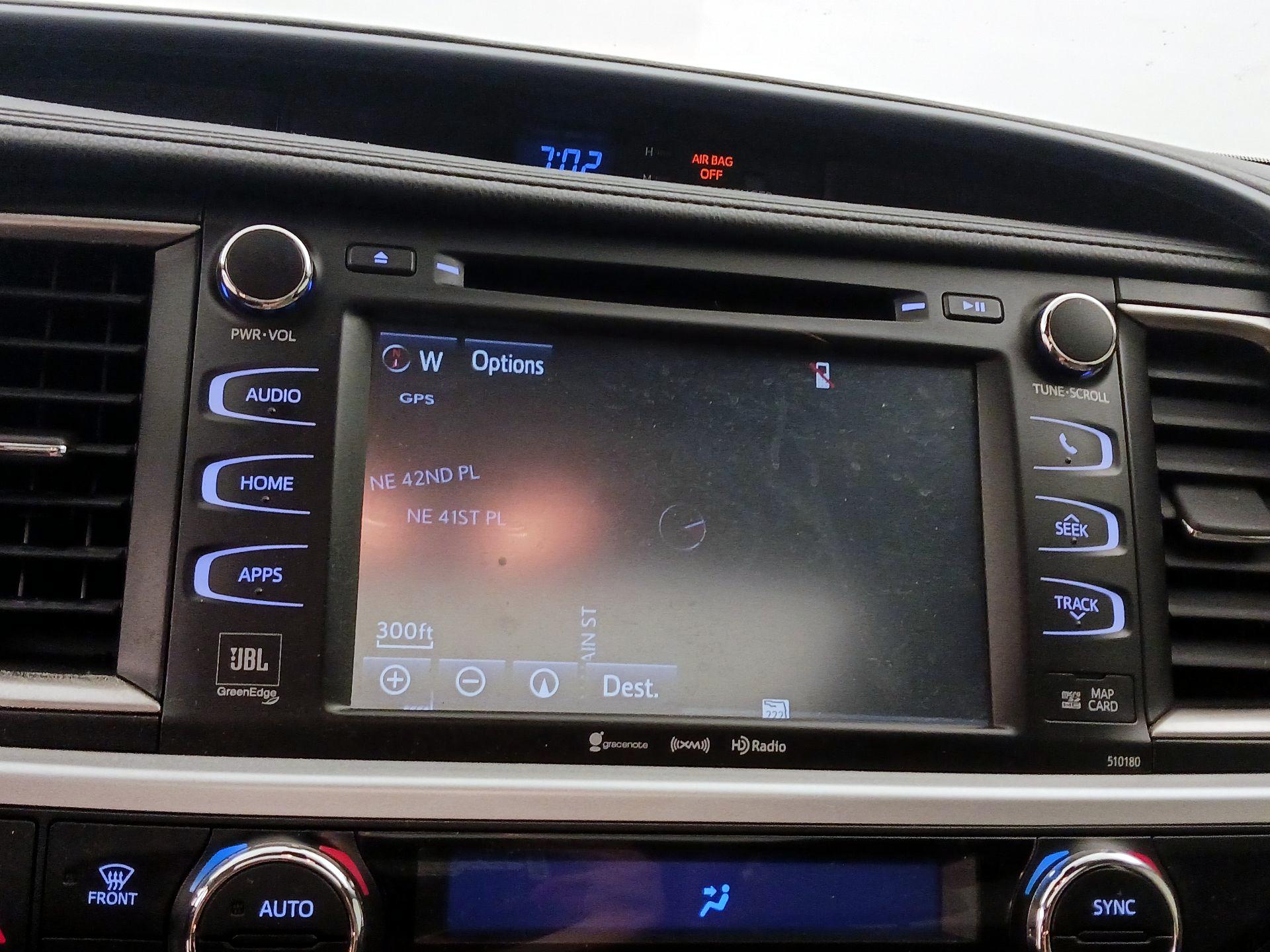 Thumbnail: 2018 Toyota Highlander - 14