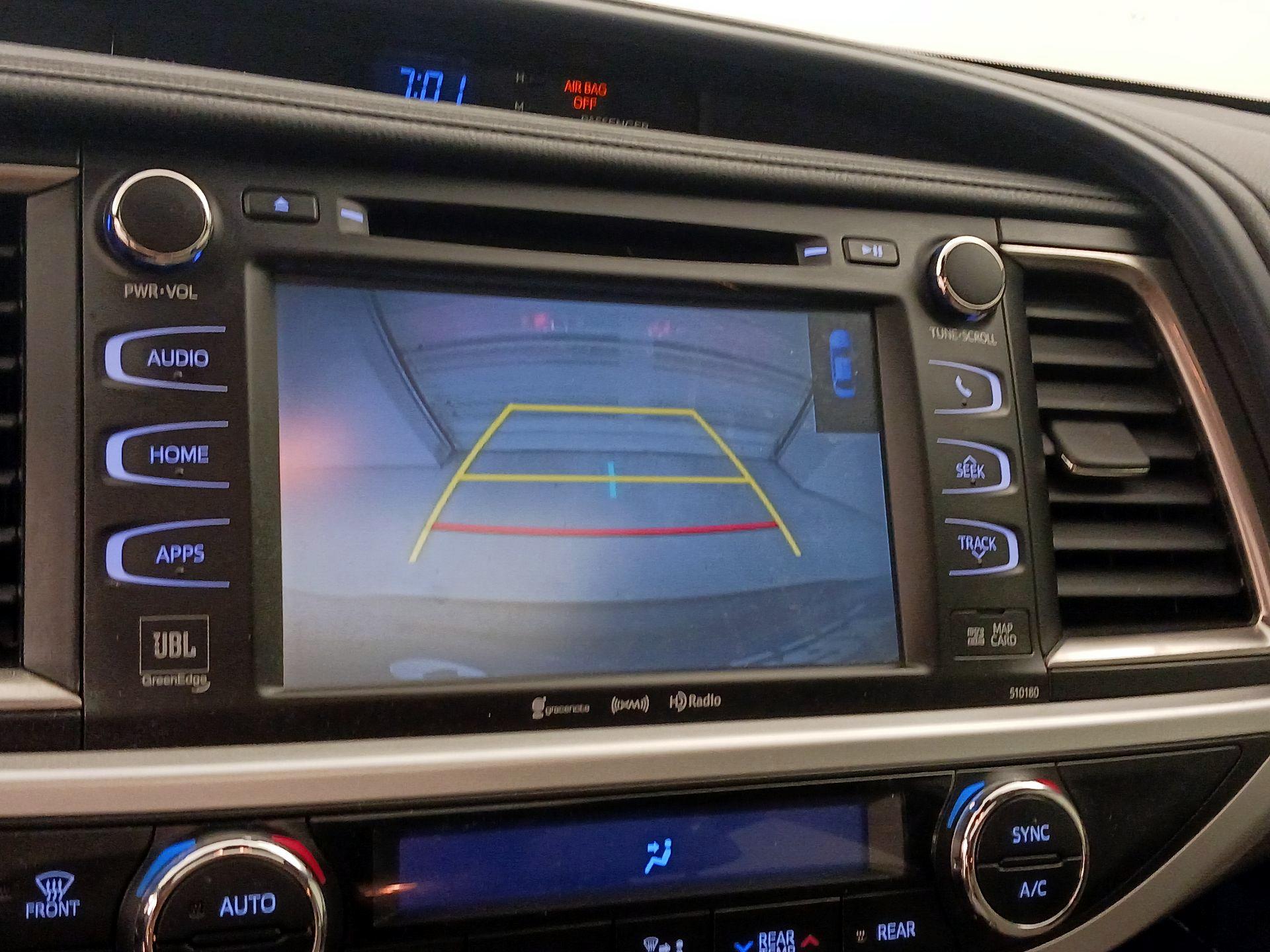 Thumbnail: 2018 Toyota Highlander - 15