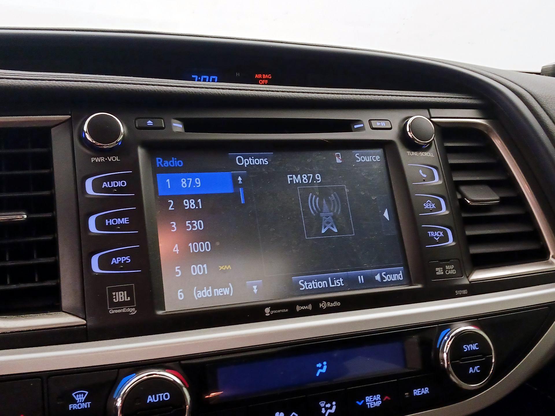 Thumbnail: 2018 Toyota Highlander - 16
