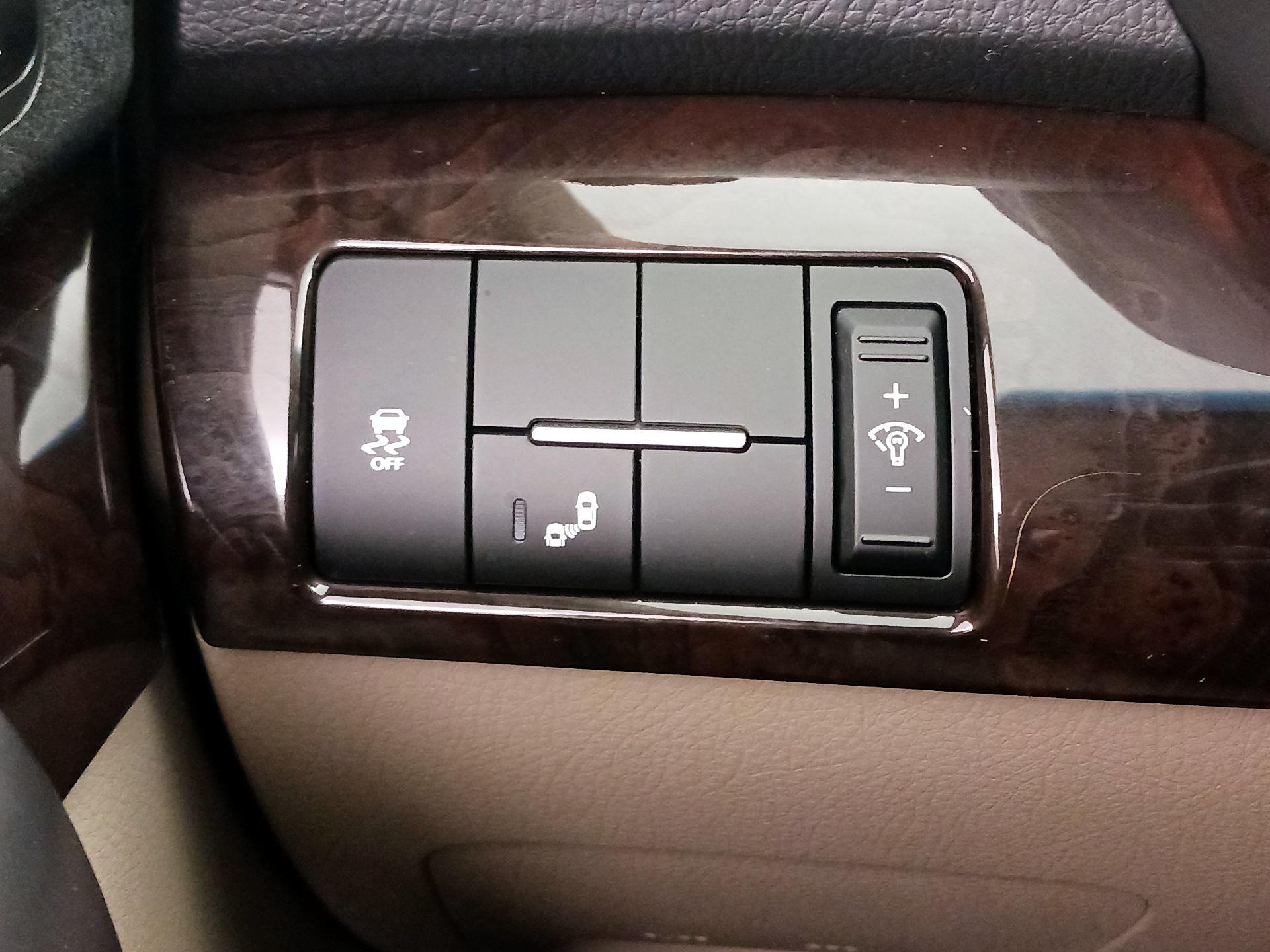 Thumbnail: 2014 Kia Sorento - 13