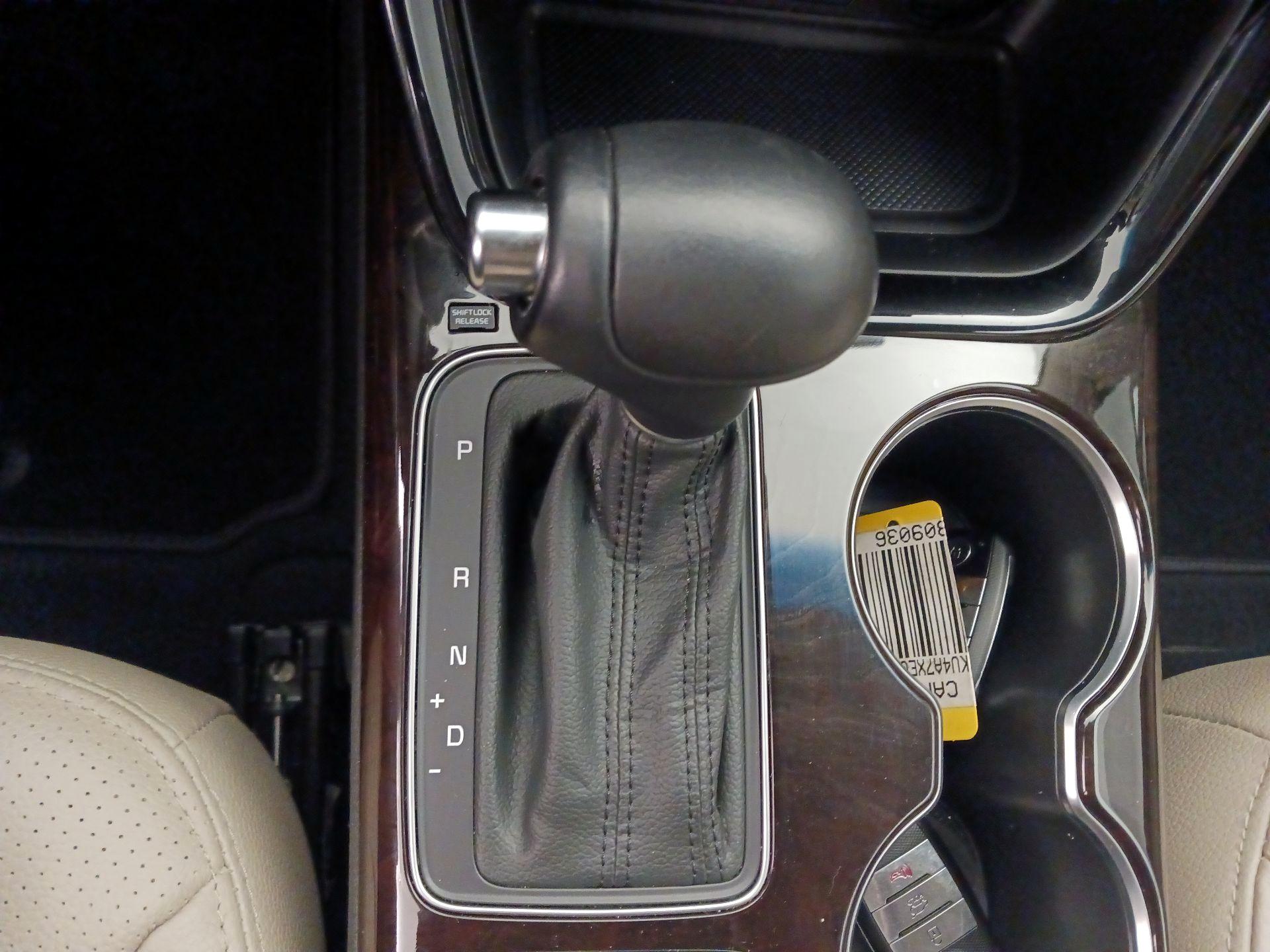 Thumbnail: 2014 Kia Sorento - 17