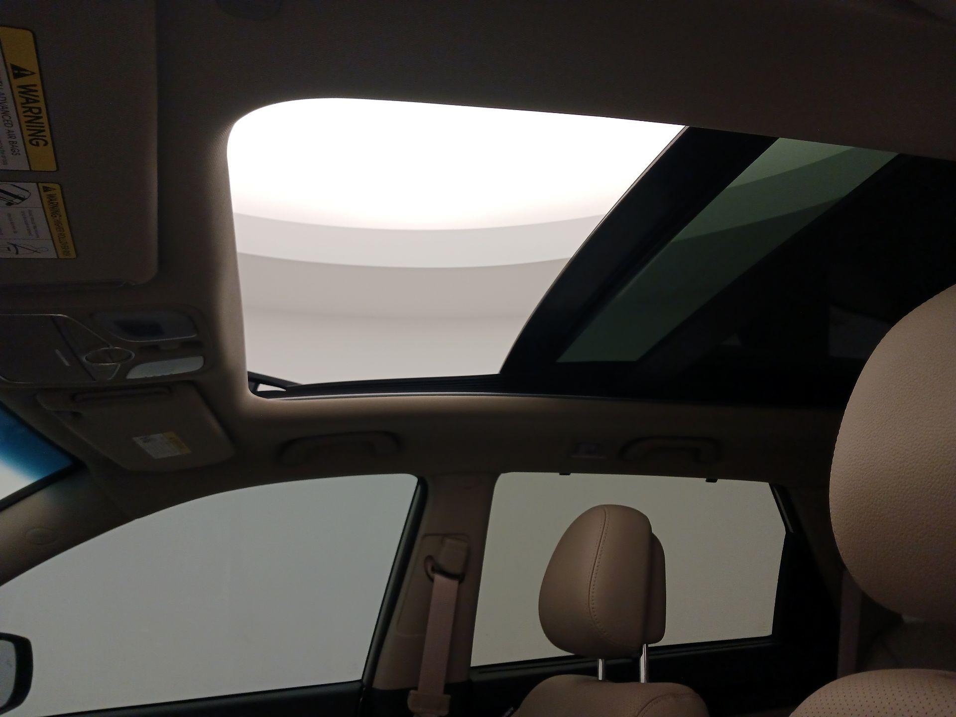 Thumbnail: 2014 Kia Sorento - 19
